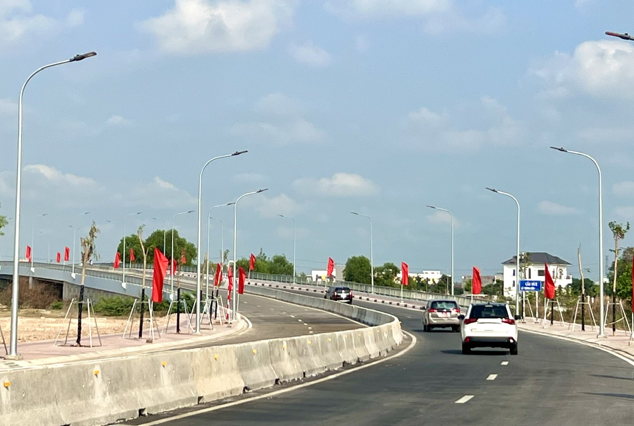 Khởi c&ocirc;ng x&acirc;y trụ sở khối đo&agrave;n thể ch&agrave;o mừng Bến C&aacute;t l&ecirc;n th&agrave;nh phố- Ảnh 2.