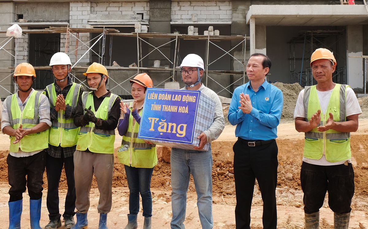 Chủ tịch Tổng LĐLĐ Việt Nam thăm công nhân Đường dây 500 kV mạch 3- Ảnh 5.