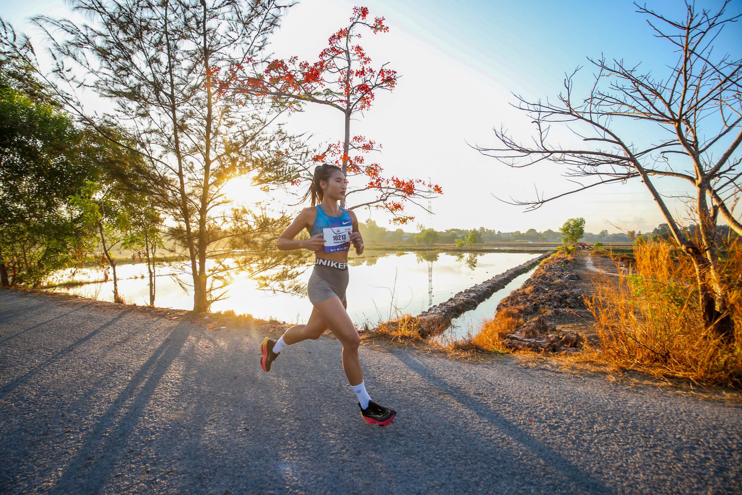 Những khoảnh khắc đáng nhớ tại giải Giải half-marathon “Tự hào Tổ quốc tôi”- Ảnh 8.