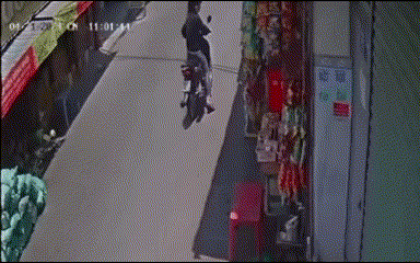 CLIP: Shipper ở TP Thủ Đức 