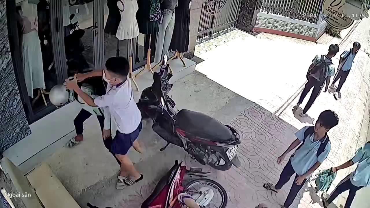 Li&ecirc;n tiếp xảy ra việc học sinh ở miền T&acirc;y tham gia đ&aacute;nh nhau- Ảnh 6.