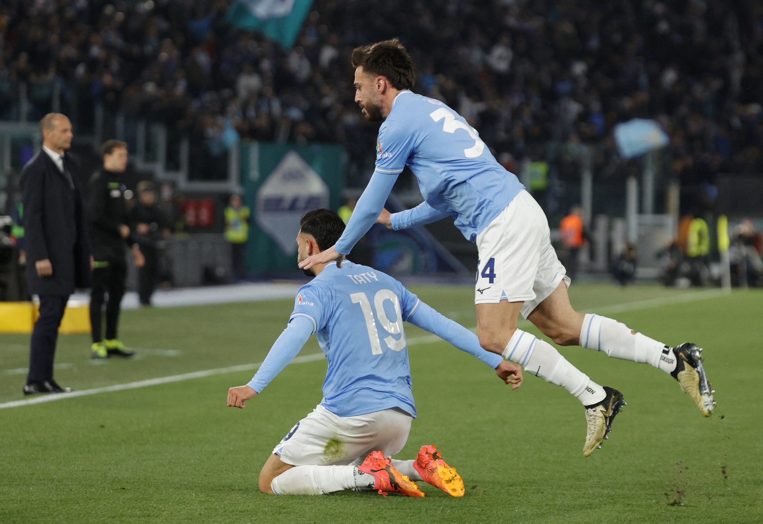 Juventus lọt vào chung kết Coppa Italia sau màn rượt đuổi nghẹt thở- Ảnh 1.