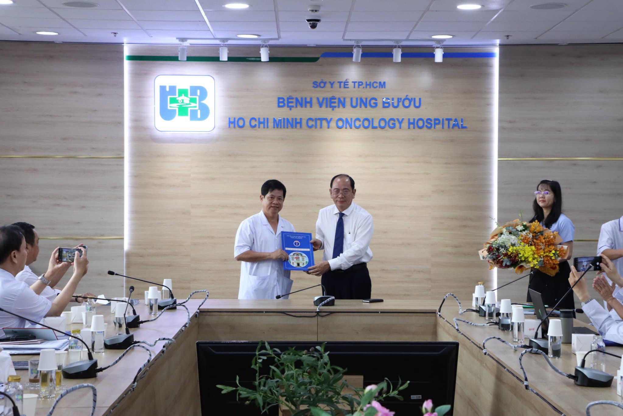 Tiến sĩ - b&aacute;c sĩ Diệp Bảo Tuấn điều h&agrave;nh Bệnh viện Ung bướu TP HCM- Ảnh 2.