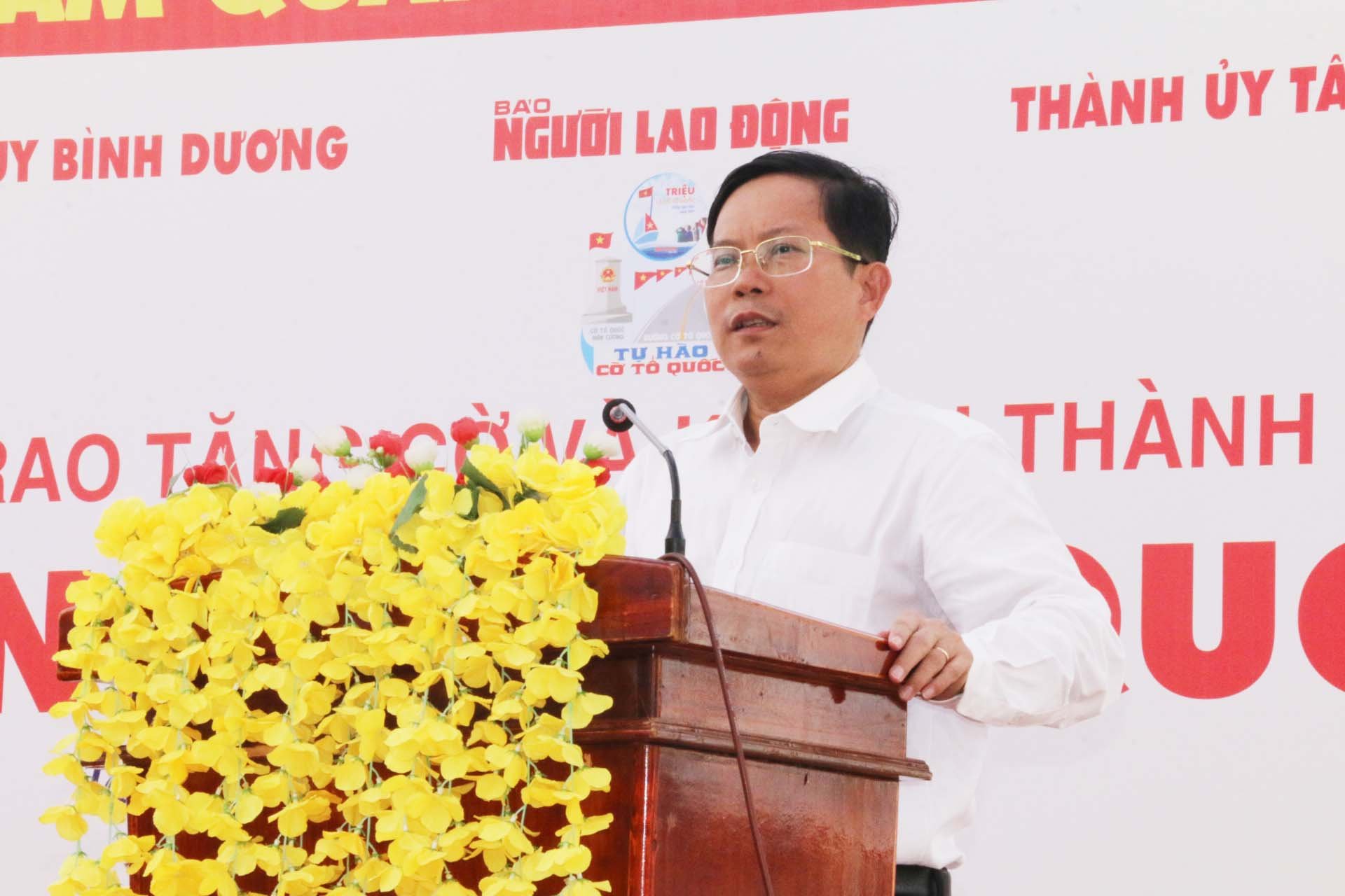 Khánh thành công trình "Đường cờ Tổ quốc" thứ 2 tại Bình Dương- Ảnh 1.