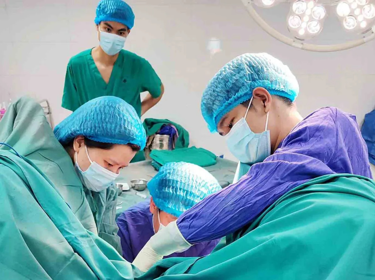 Nhiều người trẻ mắc bệnh trĩ vì lý do này- Ảnh 2.