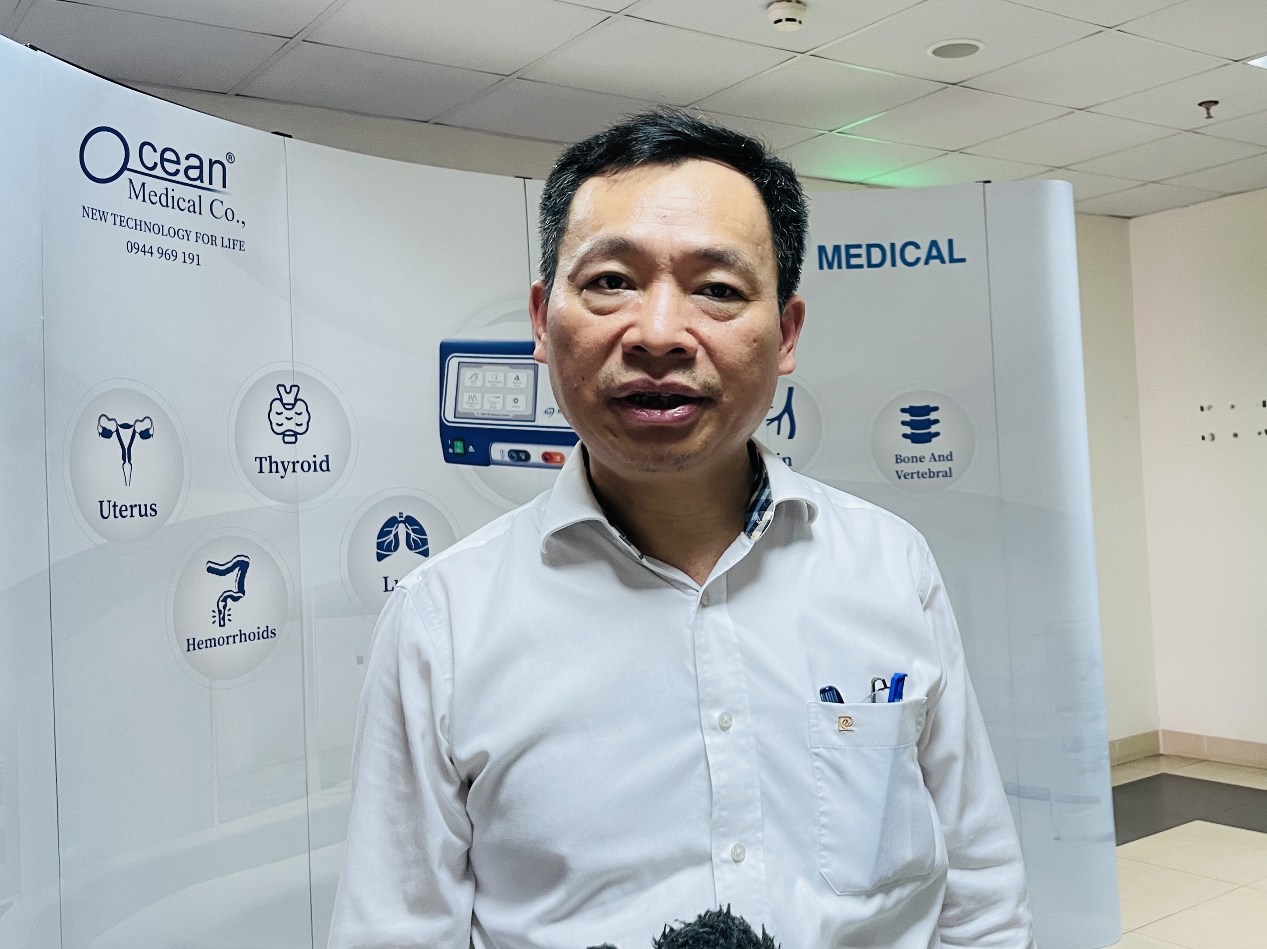 Nhiều người trẻ mắc bệnh trĩ vì lý do này- Ảnh 1.