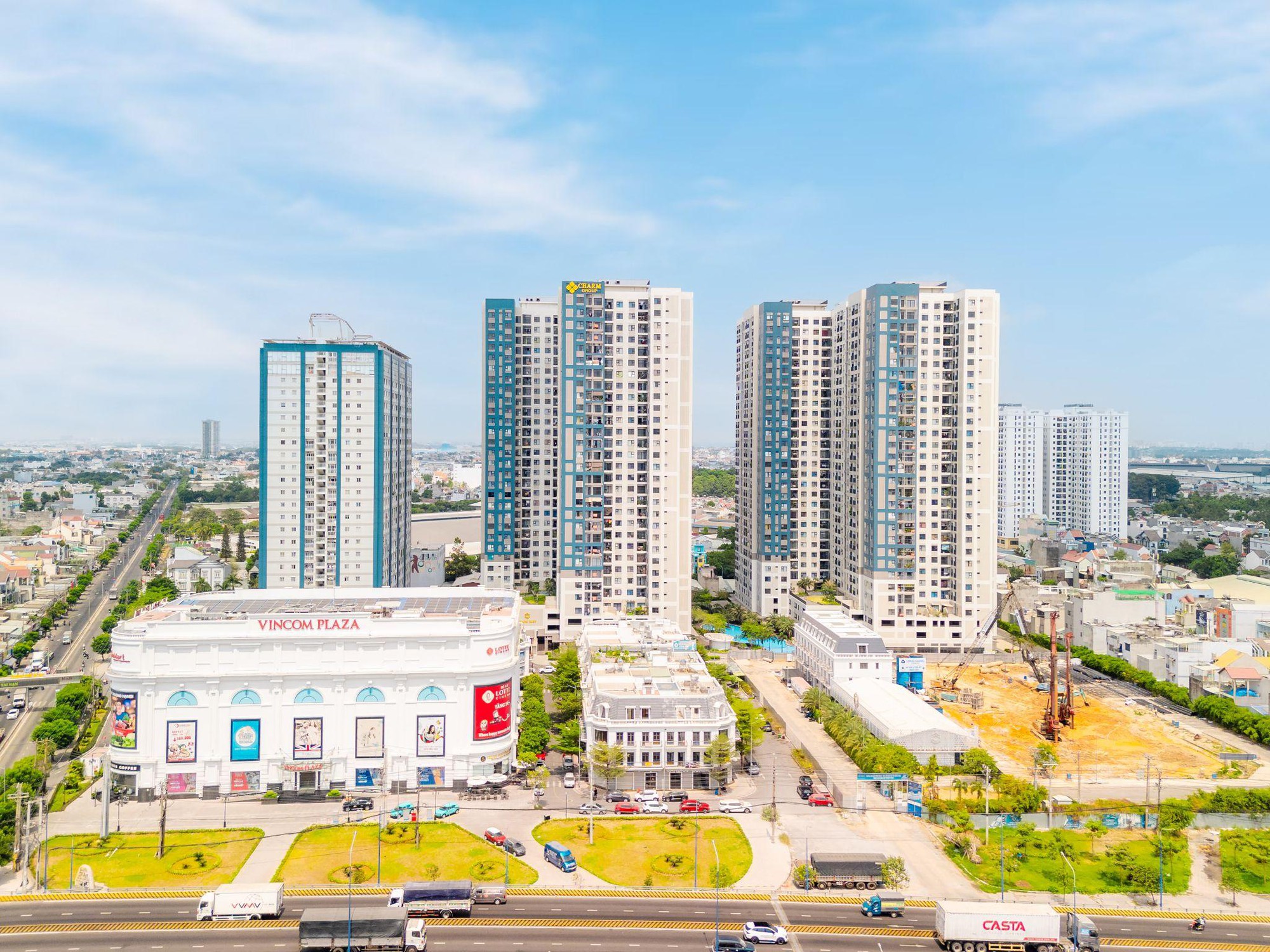 Cuộc sống s&ocirc;i động b&ecirc;n trong khu căn hộ Charm City B&igrave;nh Dương - Ảnh 1.
