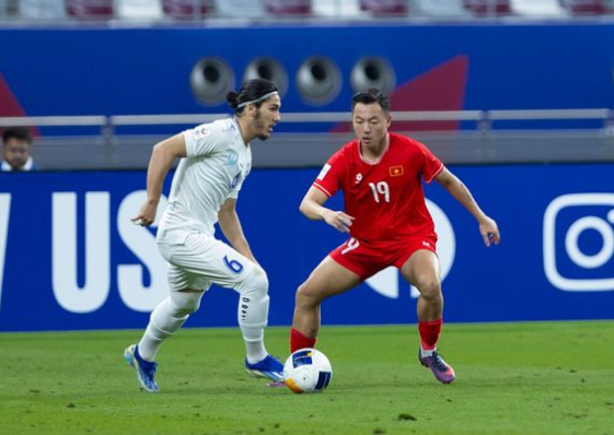 U23 Việt Nam thua đậm Uzbekistan, gặp Iraq ở tứ kết- Ảnh 2.