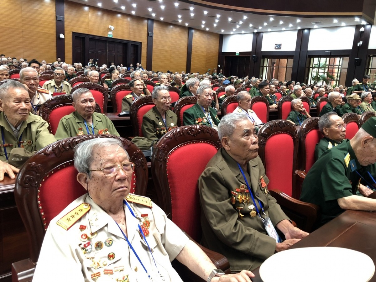 Gặp mặt 300 cựu chiến binh, cựu thanh ni&ecirc;n xung phong tham gia Chiến dịch Điện Bi&ecirc;n Phủ- Ảnh 2.