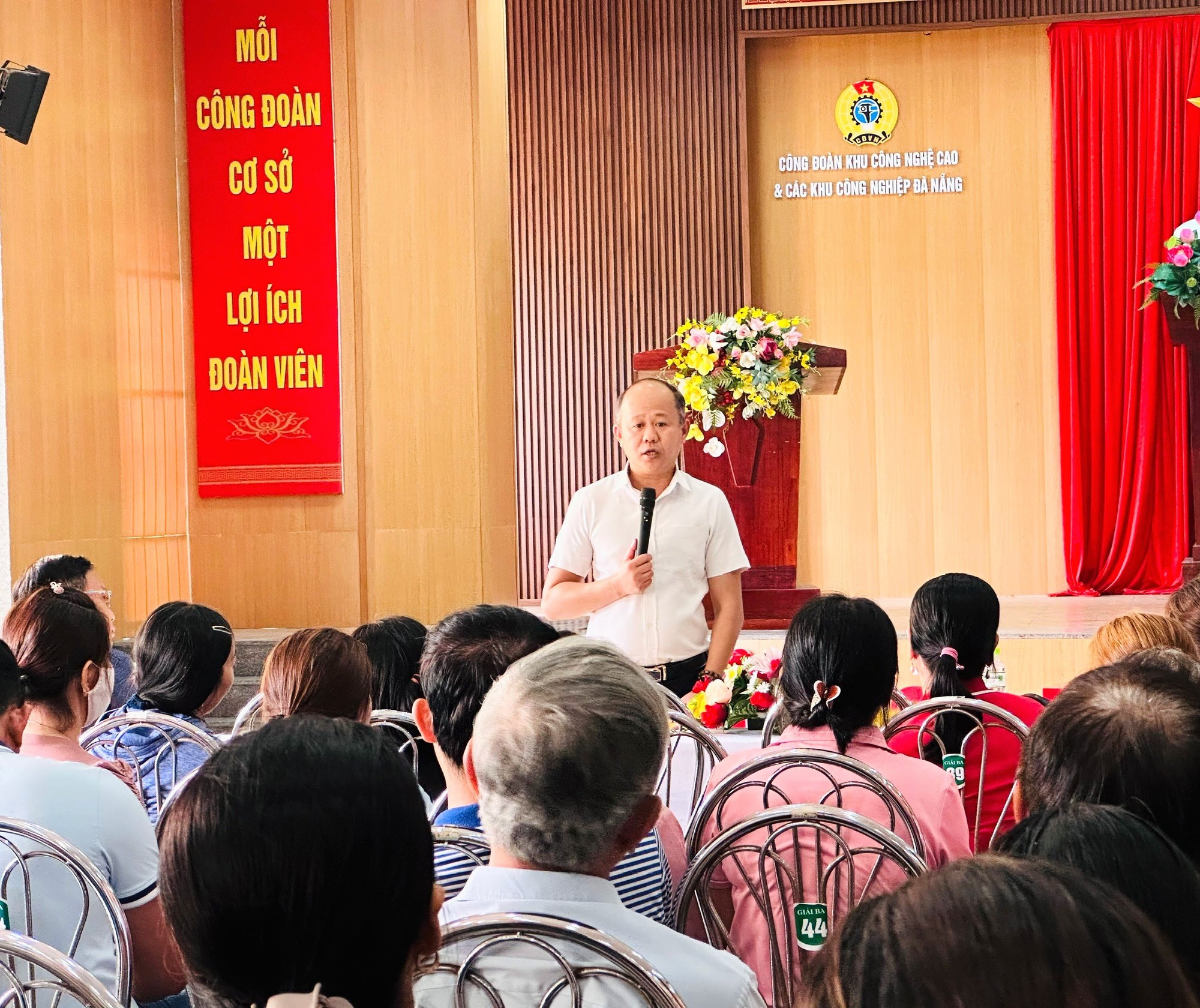 Vụ c&ocirc;ng nh&acirc;n may Đ&agrave; Nẵng đ&ograve;i lương: H&ograve;a giải bất th&agrave;nh- Ảnh 2.