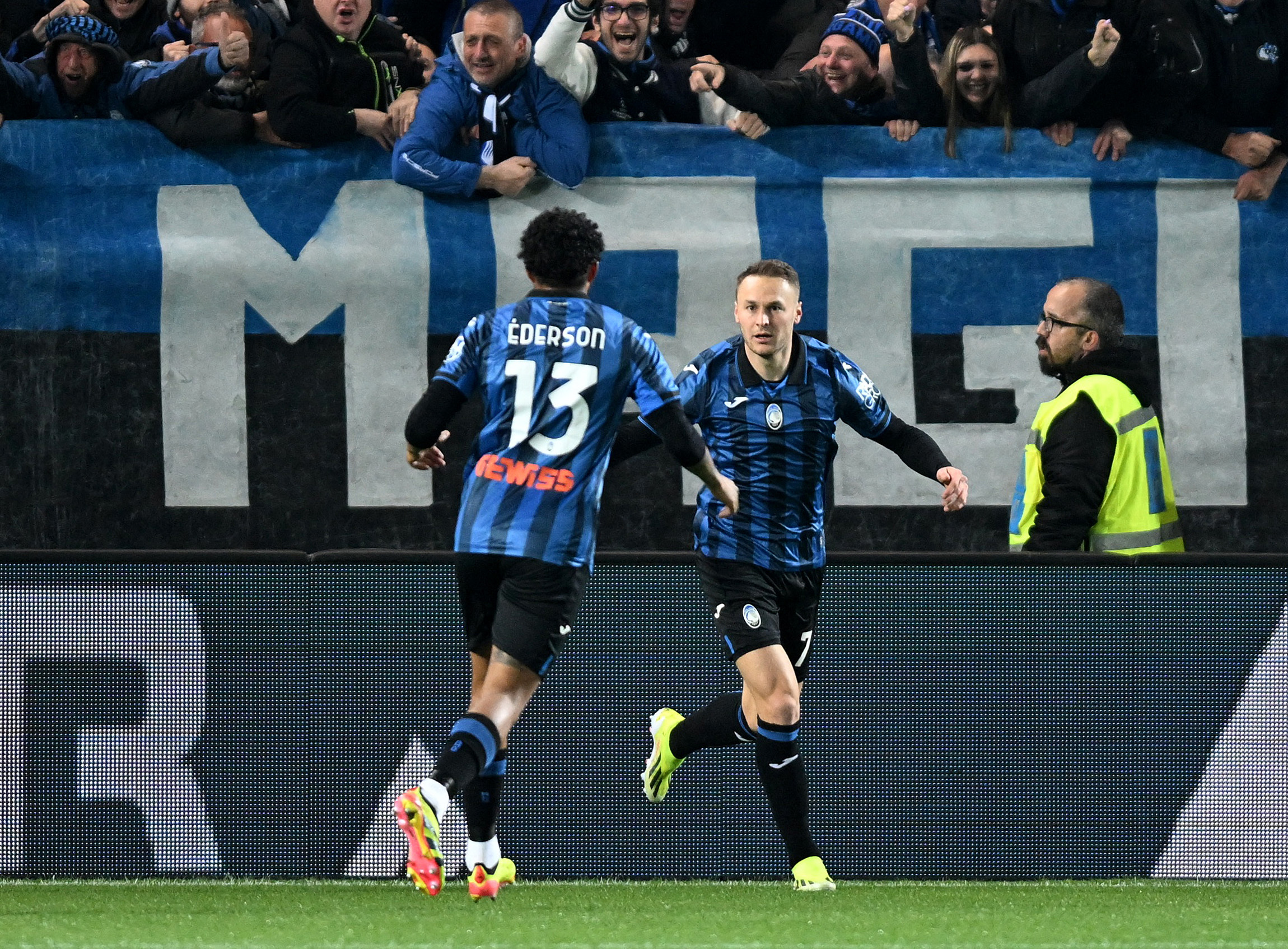 Trận bán kết Coppa Italia kịch tính giữa Atalanta và Fiorentina- Ảnh 1.