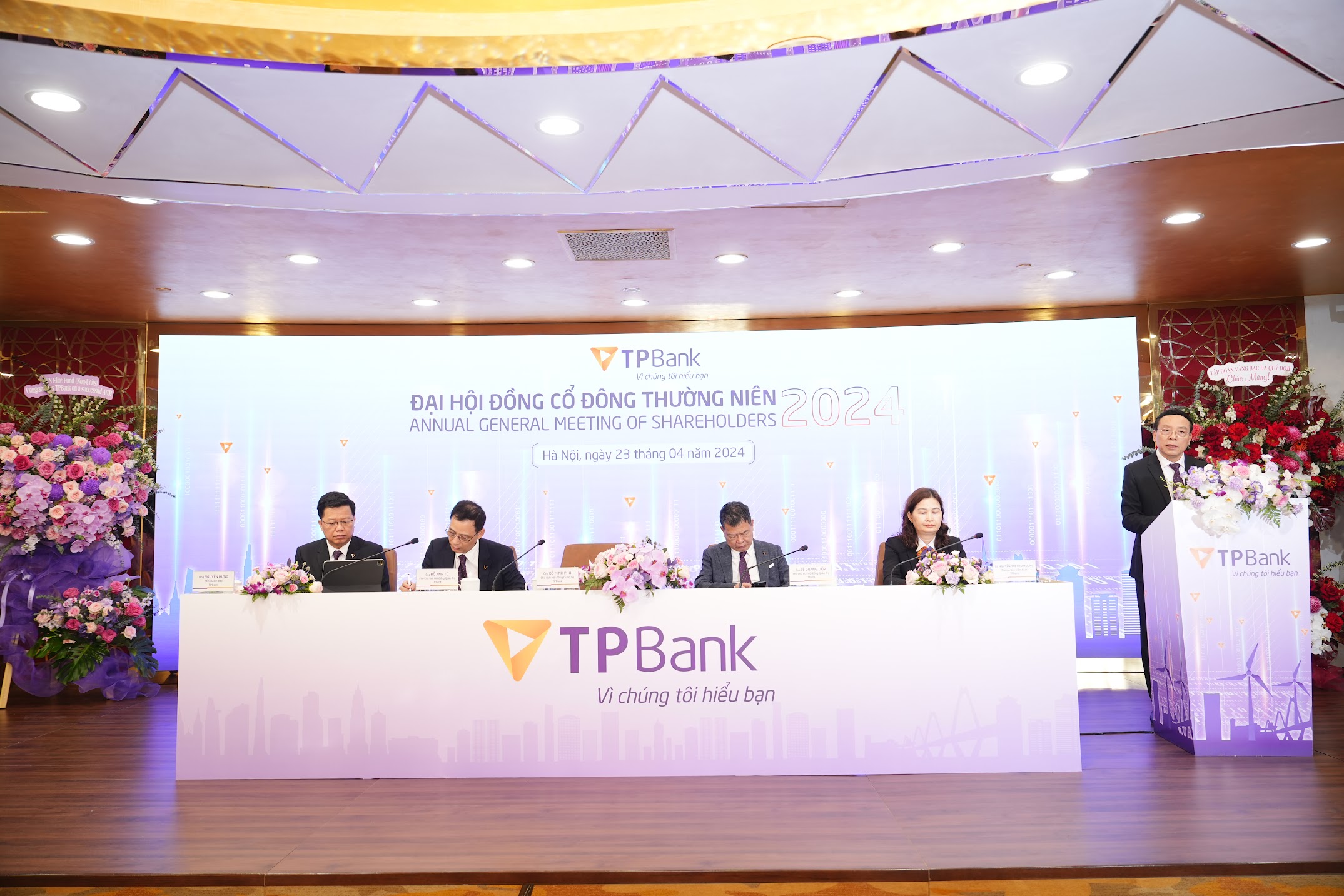 TPBank bất ngờ c&ocirc;ng bố kế hoạch chia cổ tức 25% bằng tiền v&agrave; cổ phiếu tại Đại hội cổ đ&ocirc;ng- Ảnh 1.