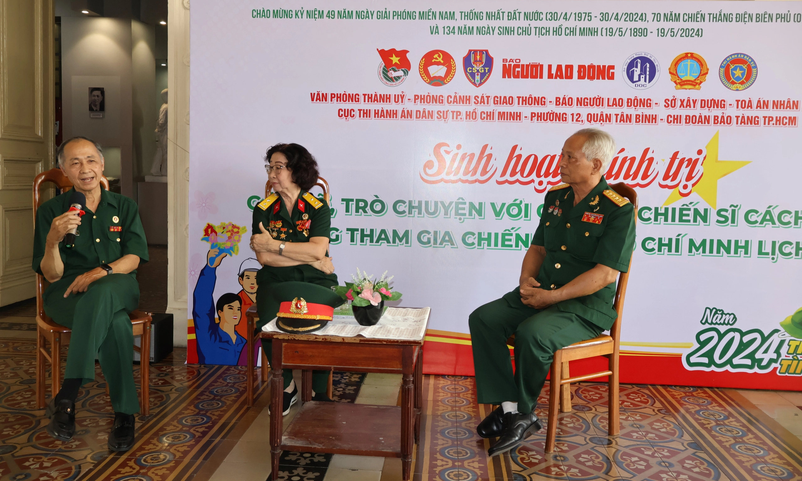 Tuổi trẻ Khối Dân- Chính- Đảng cùng các đơn vị dâng hoa tưởng niệm Chủ tịch Hồ Chí Minh- Ảnh 3.