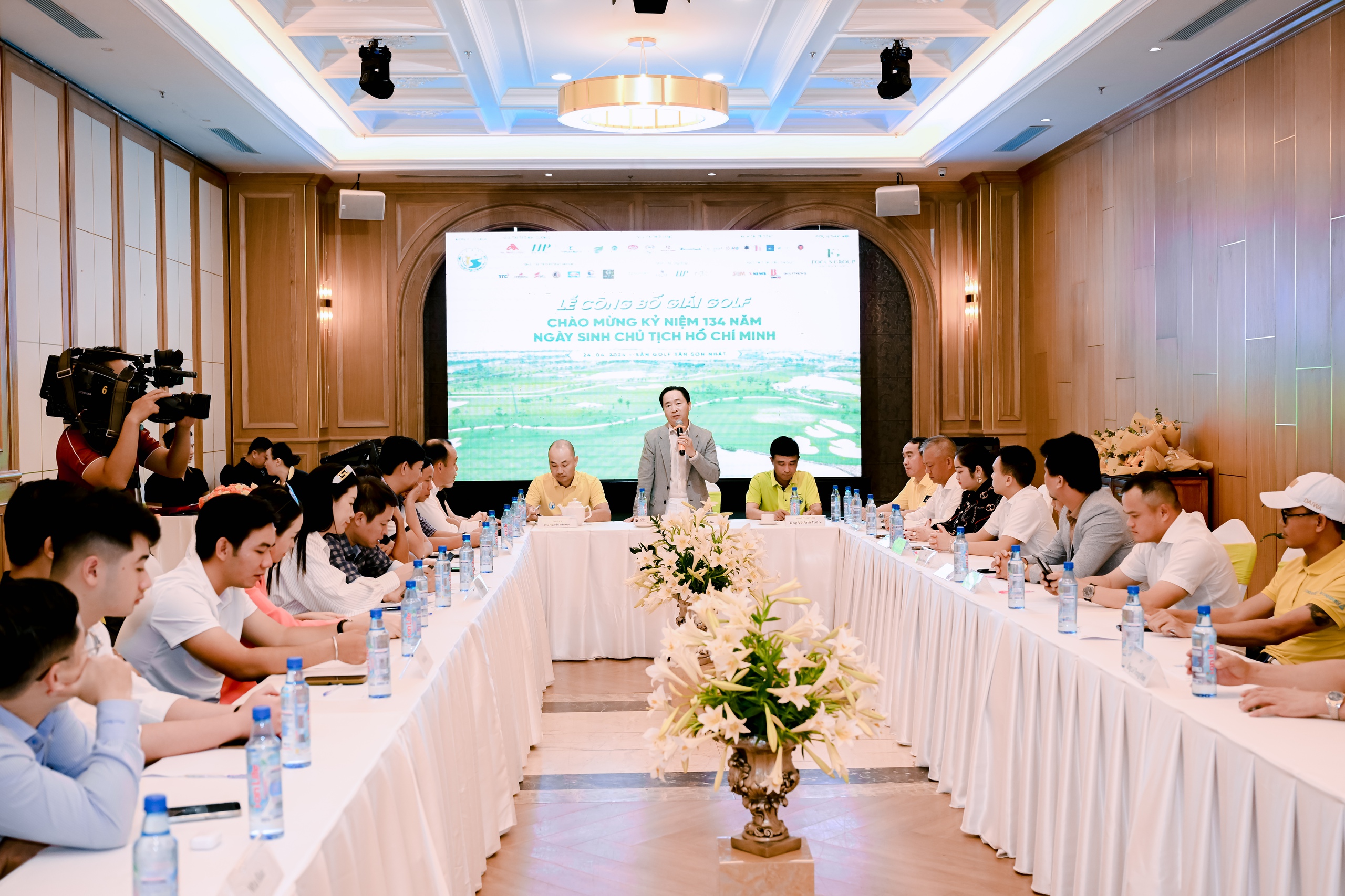 C&acirc;u lạc bộ Golf Doanh nh&acirc;n Nghệ Tĩnh tổ chức giải kỷ niệm ng&agrave;y sinh Hồ Chủ tịch- Ảnh 1.