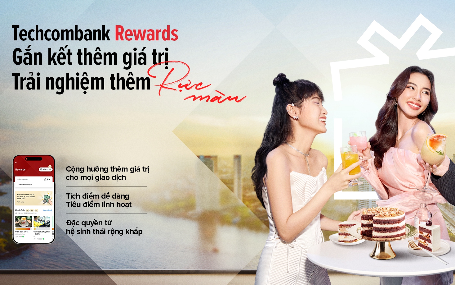 Techcombank Rewards: Nghịch lý rực màu khi tiêu tiền được “tặng tiền”
