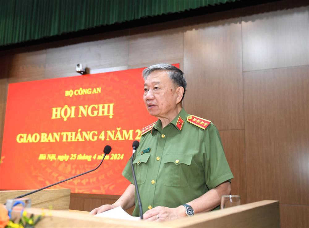 Bộ trưởng T&ocirc; L&acirc;m y&ecirc;u cầu đẩy nhanh tiến độ xử l&yacute; c&aacute;c vụ &aacute;n tham nhũng, ti&ecirc;u cực- Ảnh 1.