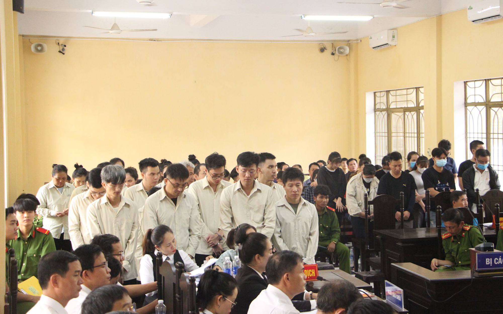 Tuy&ecirc;n &aacute;n 3 đối tượng Trung Quốc trong đường d&acirc;y 
