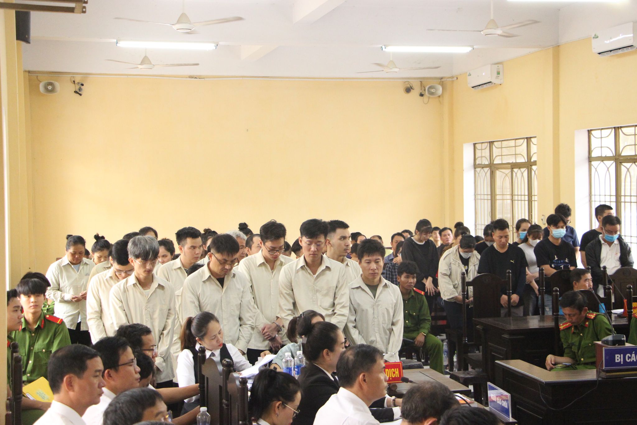 Tuy&ecirc;n &aacute;n 3 đối tượng Trung Quốc trong đường d&acirc;y "rửa tiền" hơn 5.000 tỉ đồng- Ảnh 1.