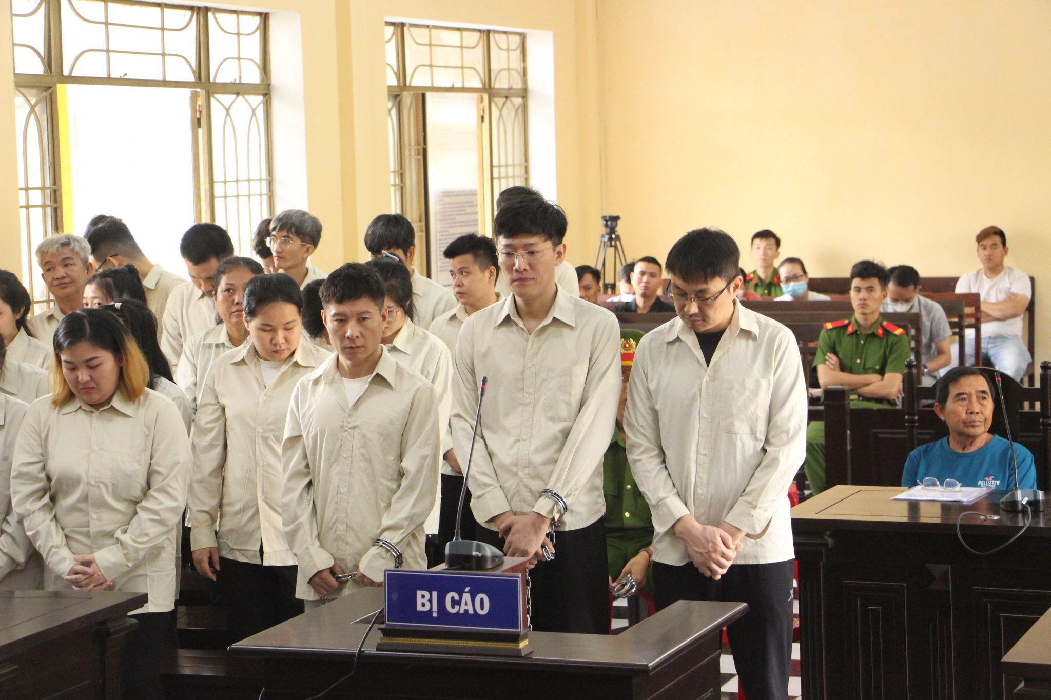 Tuy&ecirc;n &aacute;n 3 đối tượng Trung Quốc trong đường d&acirc;y "rửa tiền" hơn 5.000 tỉ đồng- Ảnh 2.