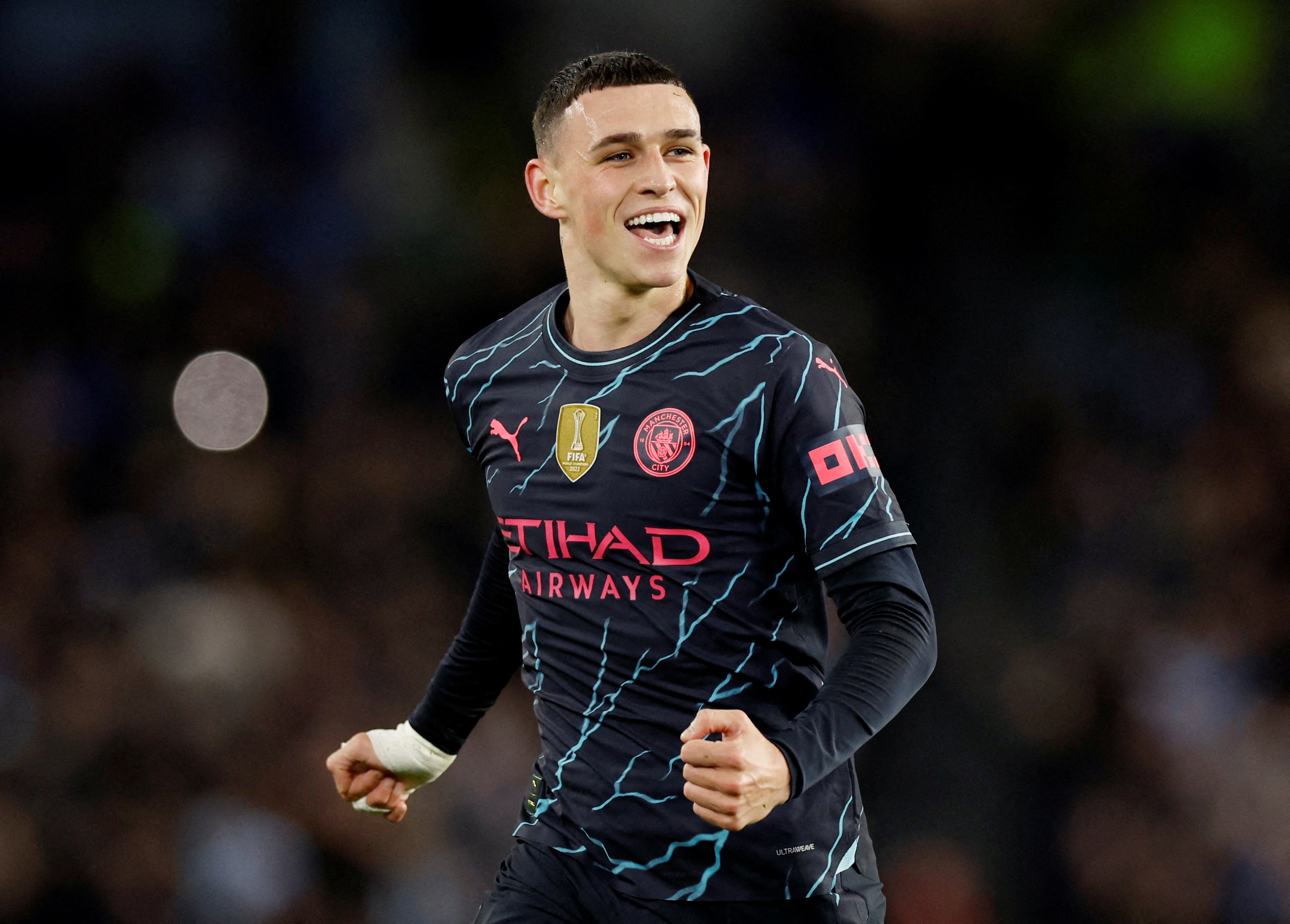 Đại thắng Brighton, Man City gi&agrave;nh ng&ocirc;i nh&igrave; bảng Ngoại hạng Anh- Ảnh 5.