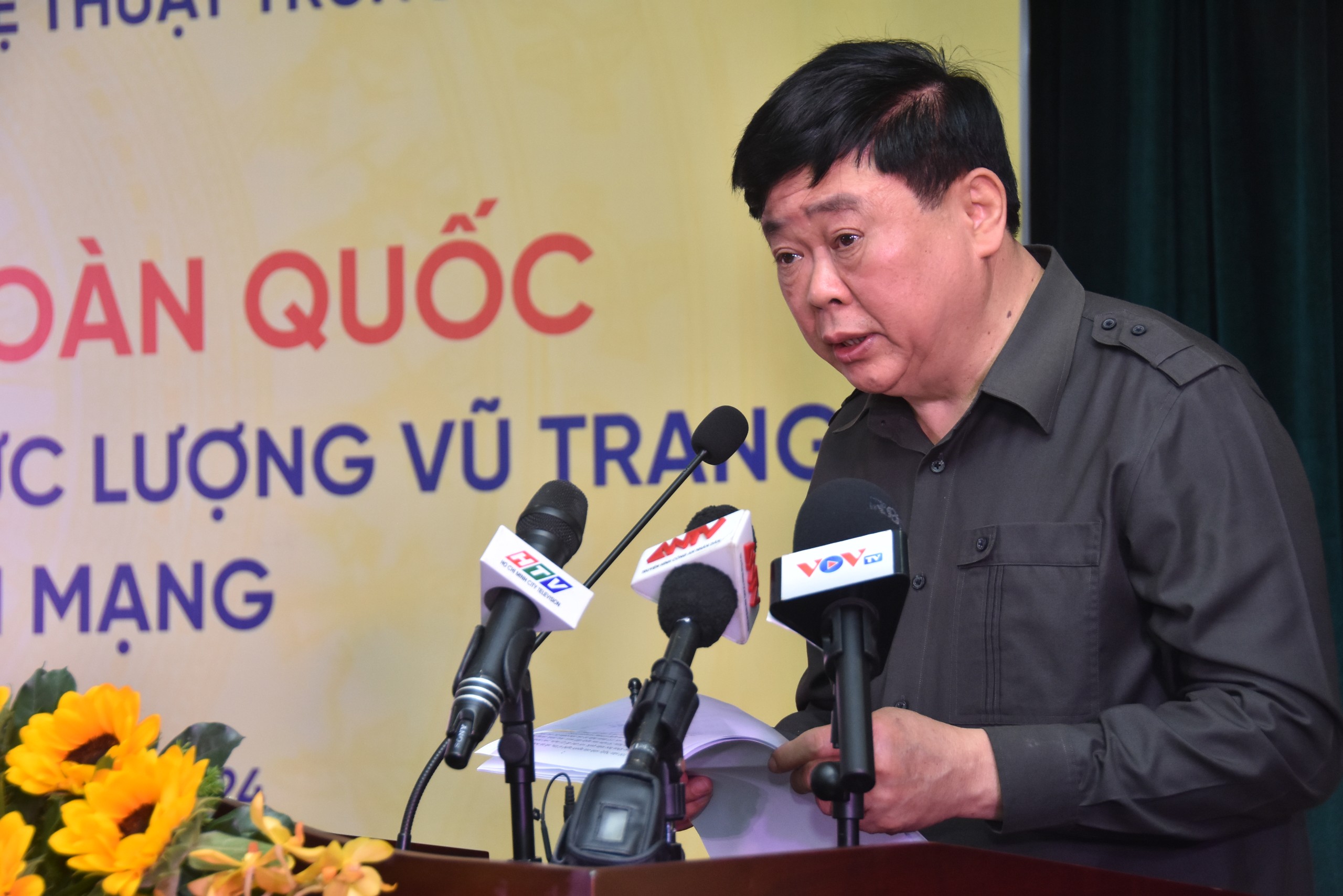 Văn nghệ sĩ lực lượng vũ trang phải là hạt nhân của nền văn học Việt Nam- Ảnh 2.