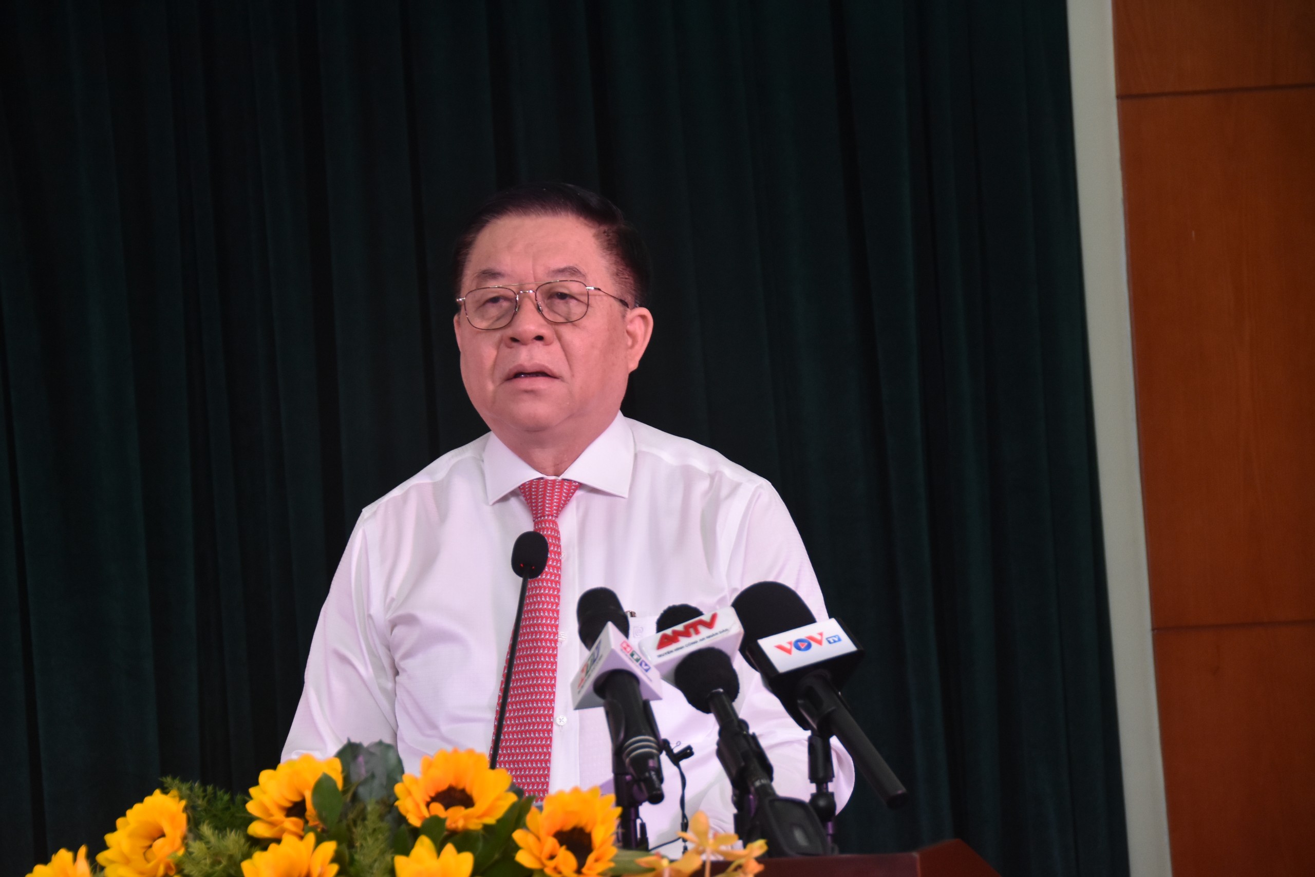 Văn nghệ sĩ lực lượng vũ trang phải là hạt nhân của nền văn học Việt Nam- Ảnh 3.