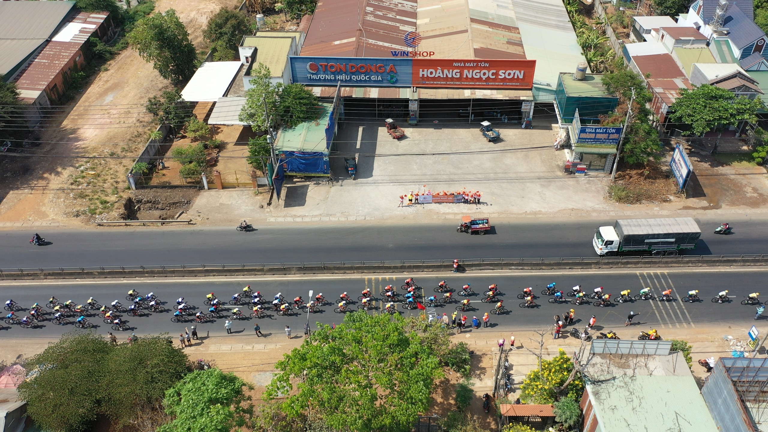 Nguyễn Văn Nh&atilde; gi&uacute;p Qu&acirc;n khu 7 c&oacute; chiến thắng chặng đầu ti&ecirc;n tại C&uacute;p truyền h&igrave;nh 2024- Ảnh 3.