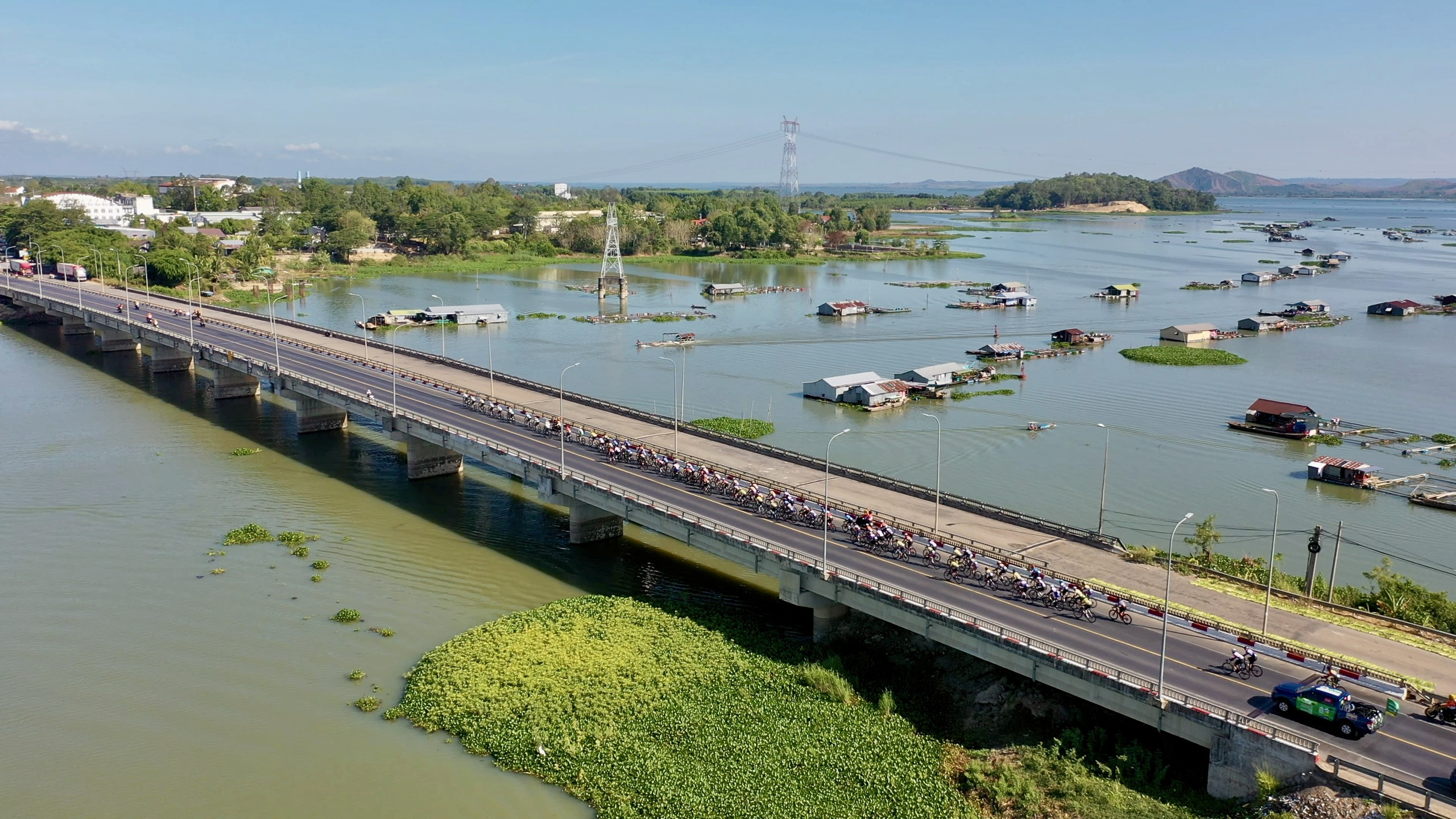 Nguyễn Văn Nh&atilde; gi&uacute;p Qu&acirc;n khu 7 c&oacute; chiến thắng chặng đầu ti&ecirc;n tại C&uacute;p truyền h&igrave;nh 2024- Ảnh 5.