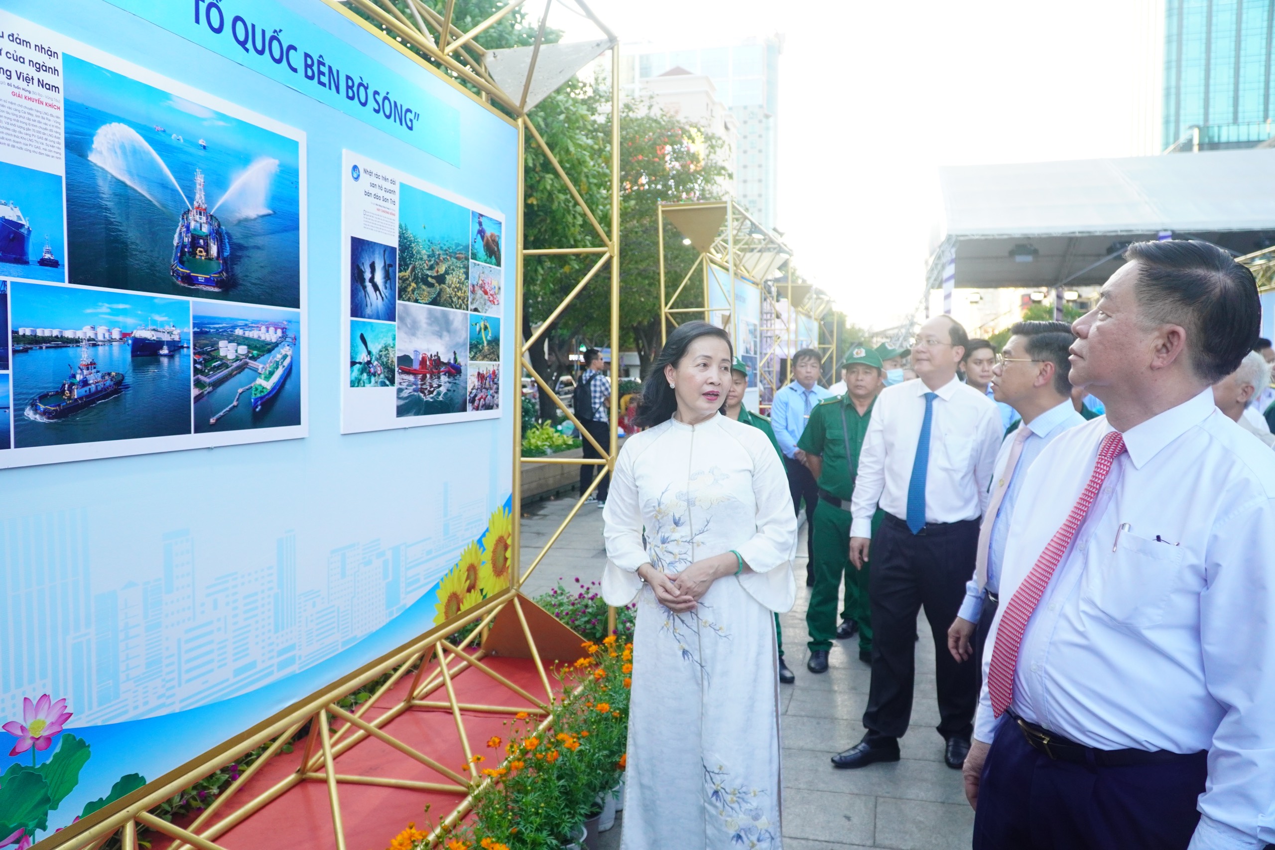 Khai mạc triển lãm ảnh