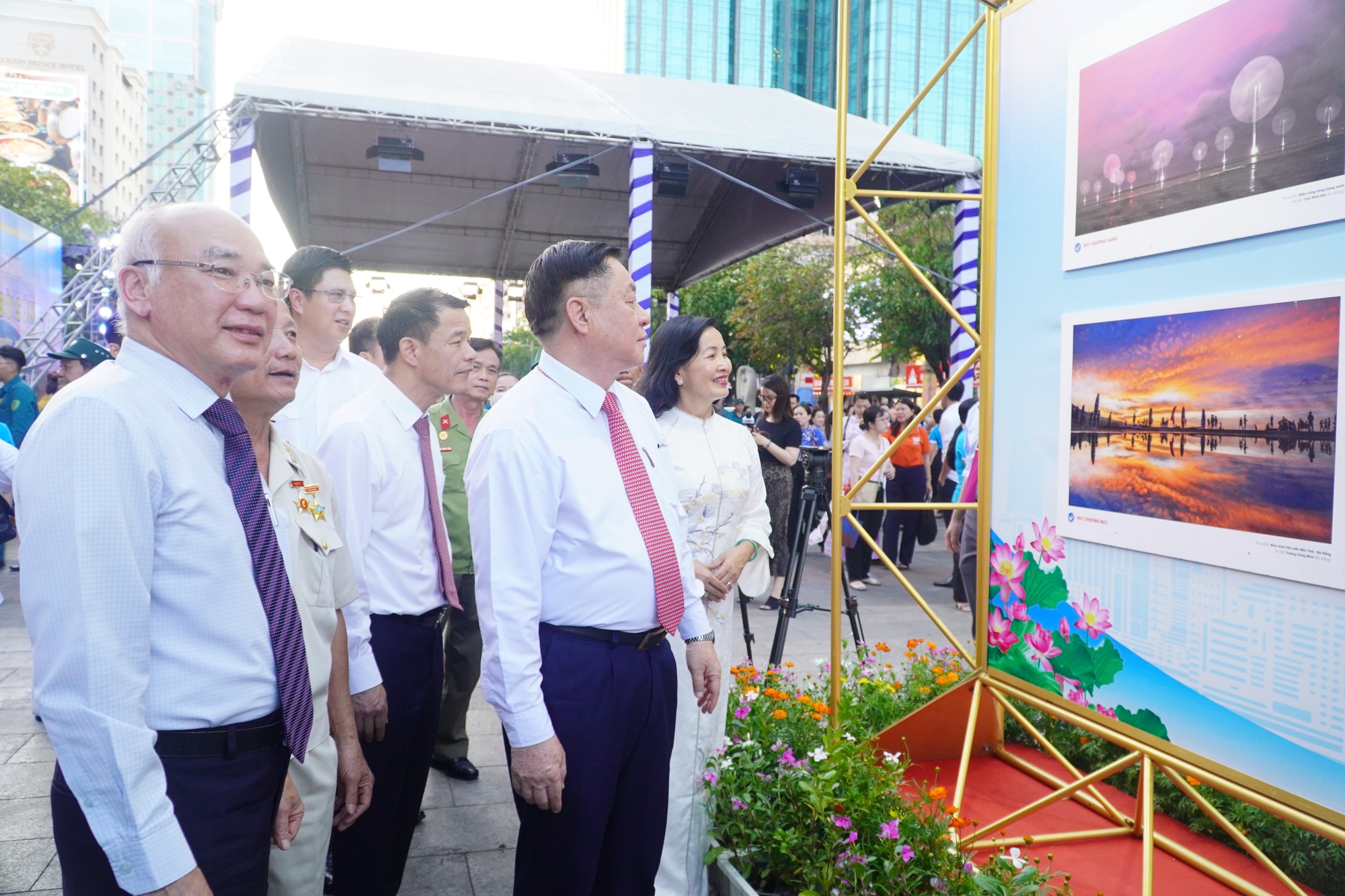 Khai mạc triển lãm ảnh
