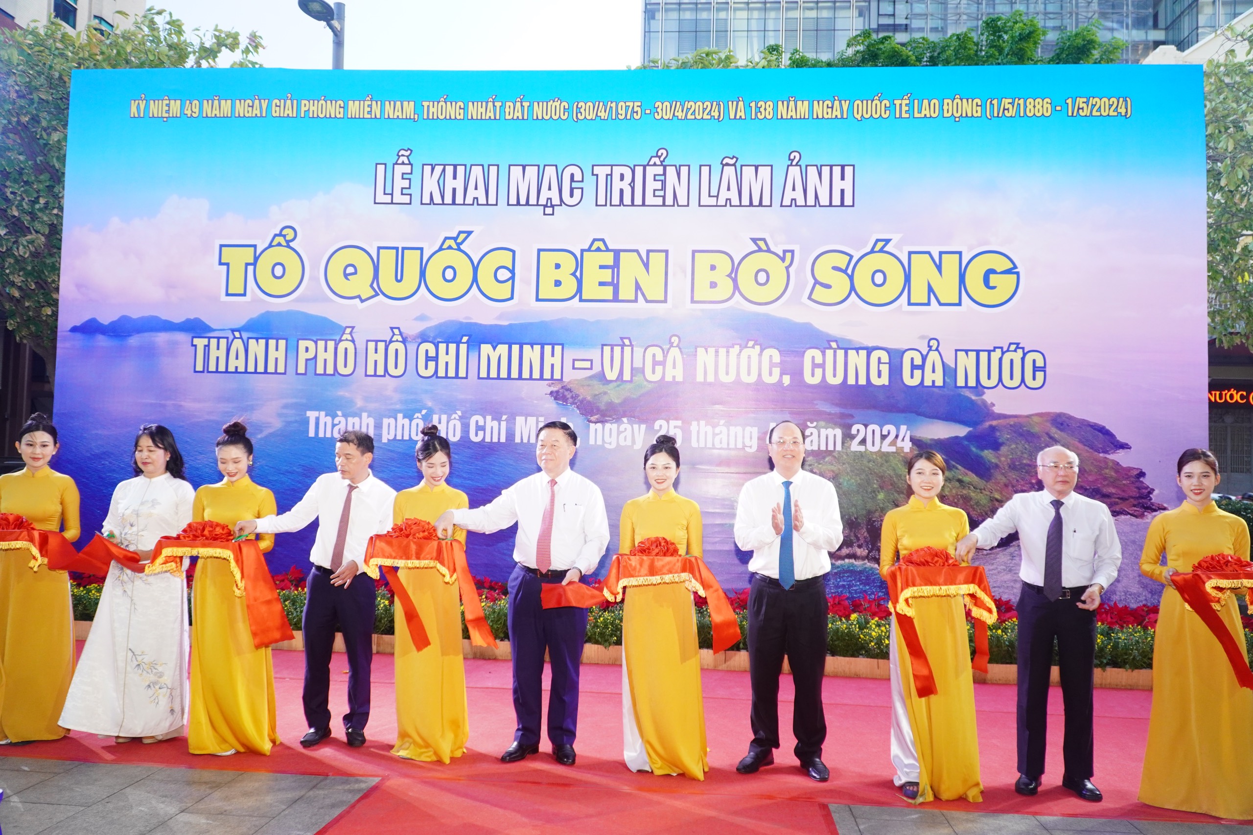 Khai mạc triển lãm ảnh