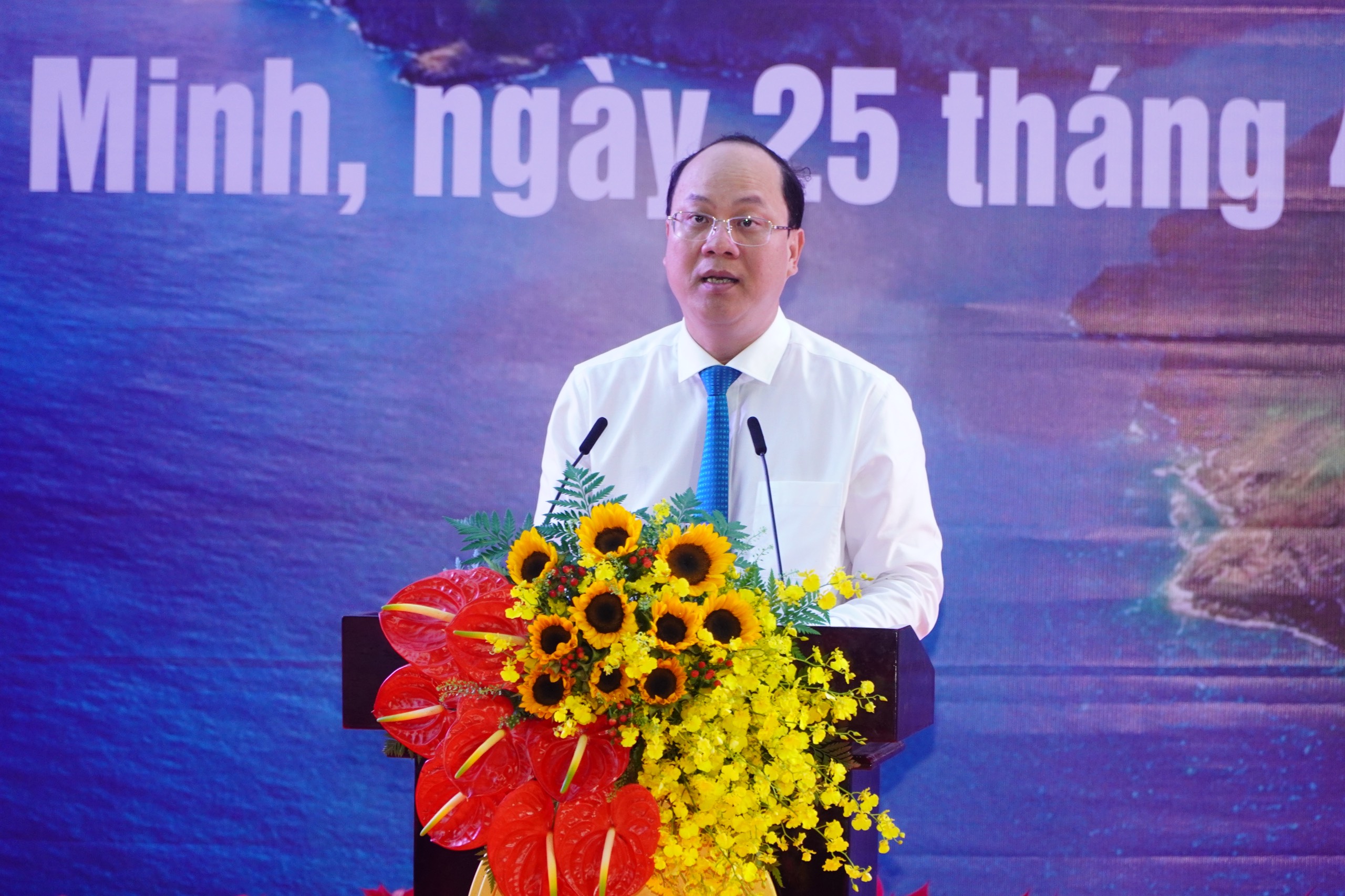 Khai mạc triển lãm ảnh