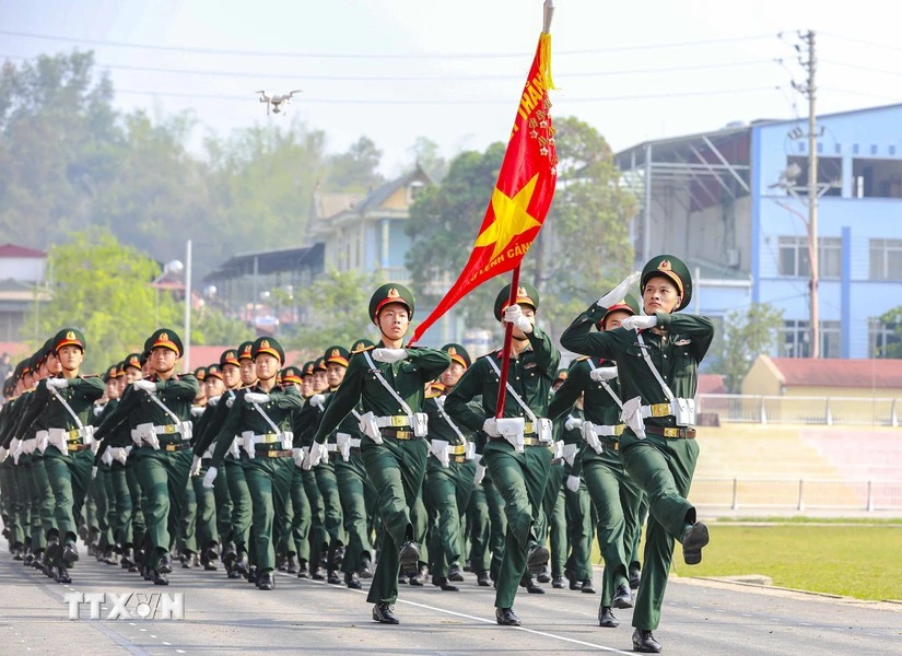 Bộ Quốc ph&ograve;ng hợp luyện lực lượng diễu binh, diễu h&agrave;nh tại Điện Bi&ecirc;n Phủ- Ảnh 4.