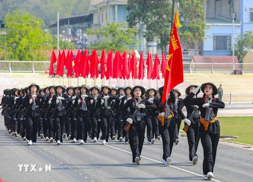 Bộ Quốc ph&ograve;ng hợp luyện lực lượng diễu binh, diễu h&agrave;nh tại Điện Bi&ecirc;n Phủ- Ảnh 2.