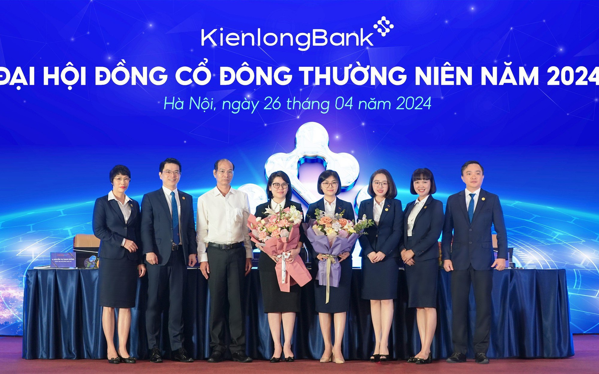 Nhiều ngân hàng lại biến động “ghế nóng”