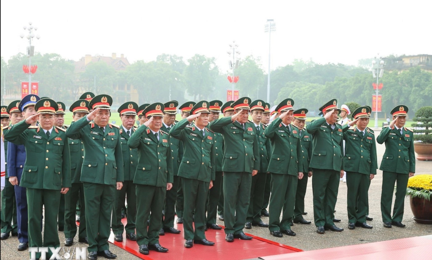 L&atilde;nh đạo Đảng, Nh&agrave; nước v&agrave;o Lăng viếng Chủ tịch Hồ Ch&iacute; Minh- Ảnh 4.