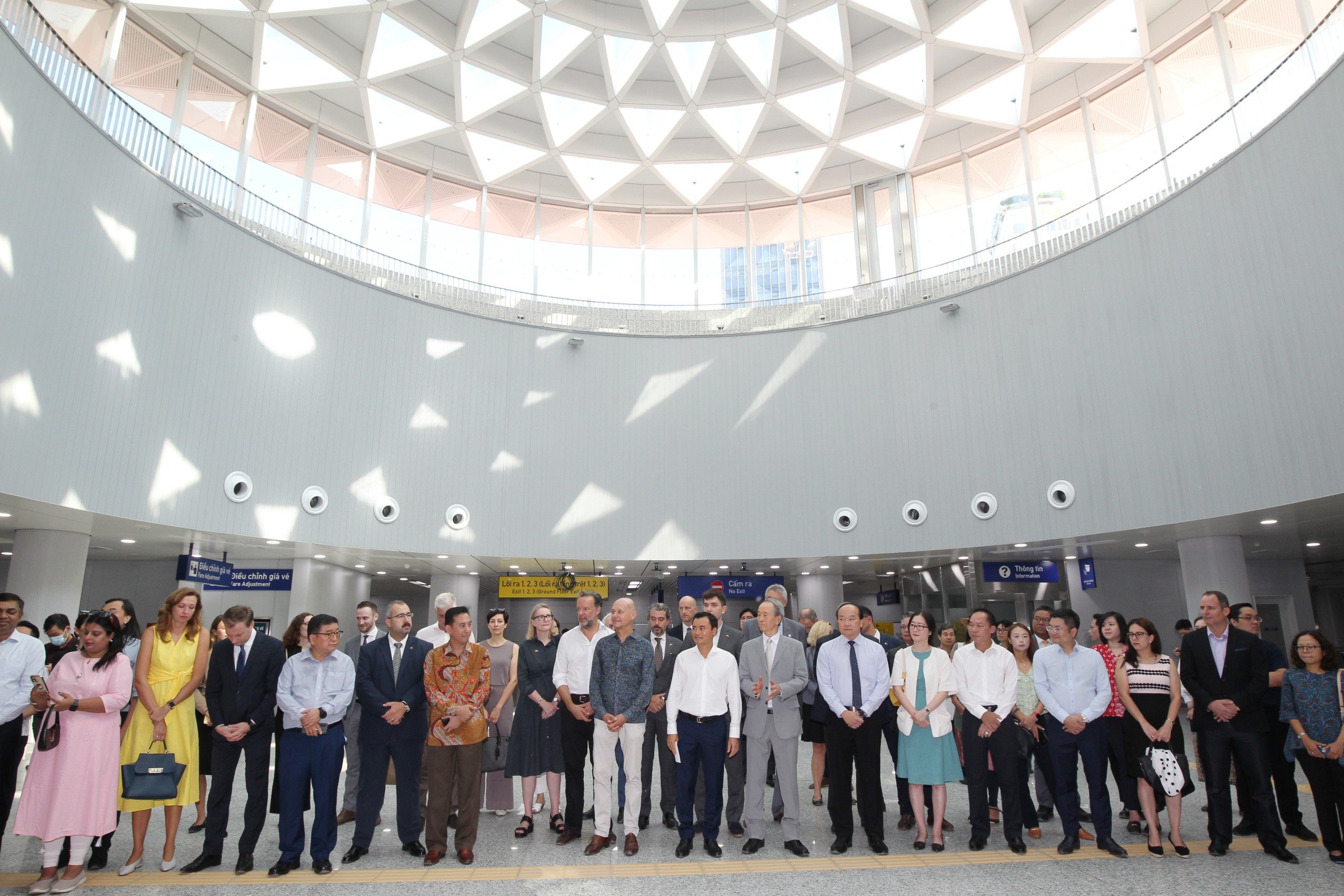 Metro số 1 lần đầu chạy tự động, đ&oacute;n những vị kh&aacute;ch đặc biệt- Ảnh 11.