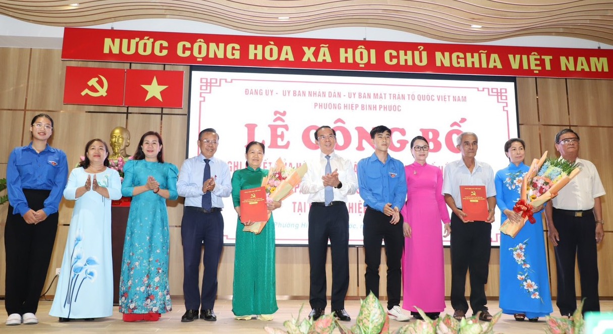 Sở Nội vụ TP HCM báo cáo việc công bố nghị quyết về sắp xếp khu phố, ấp- Ảnh 1.