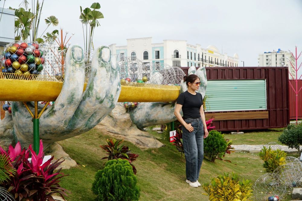 Xuất hiện công viên nước "khổng lồ" ở biển Sầm Sơn- Ảnh 4.
