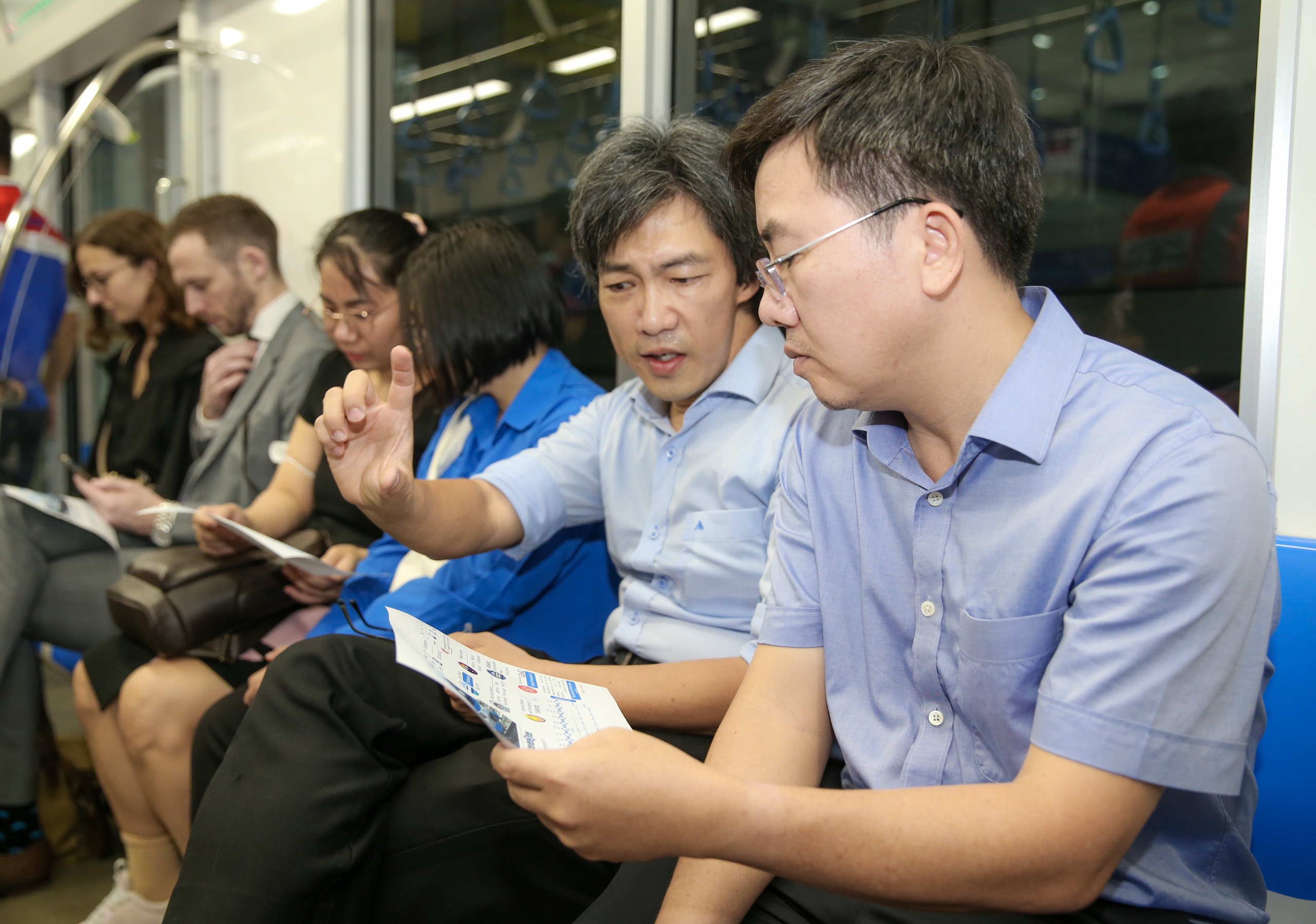 Metro số 1 lần đầu chạy tự động, đ&oacute;n những vị kh&aacute;ch đặc biệt- Ảnh 4.
