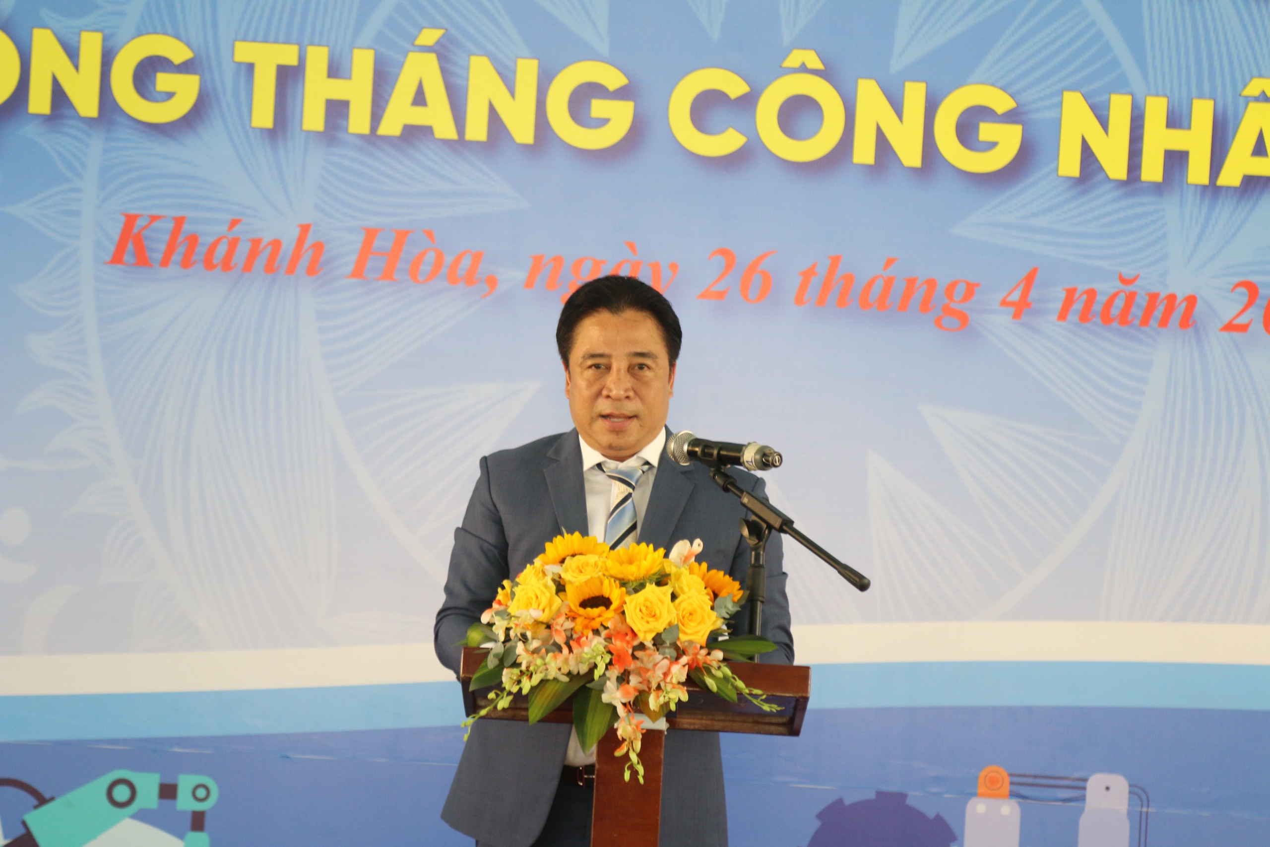 Kh&aacute;nh Ho&agrave; khởi động Th&aacute;ng C&ocirc;ng nh&acirc;n- Ảnh 3.