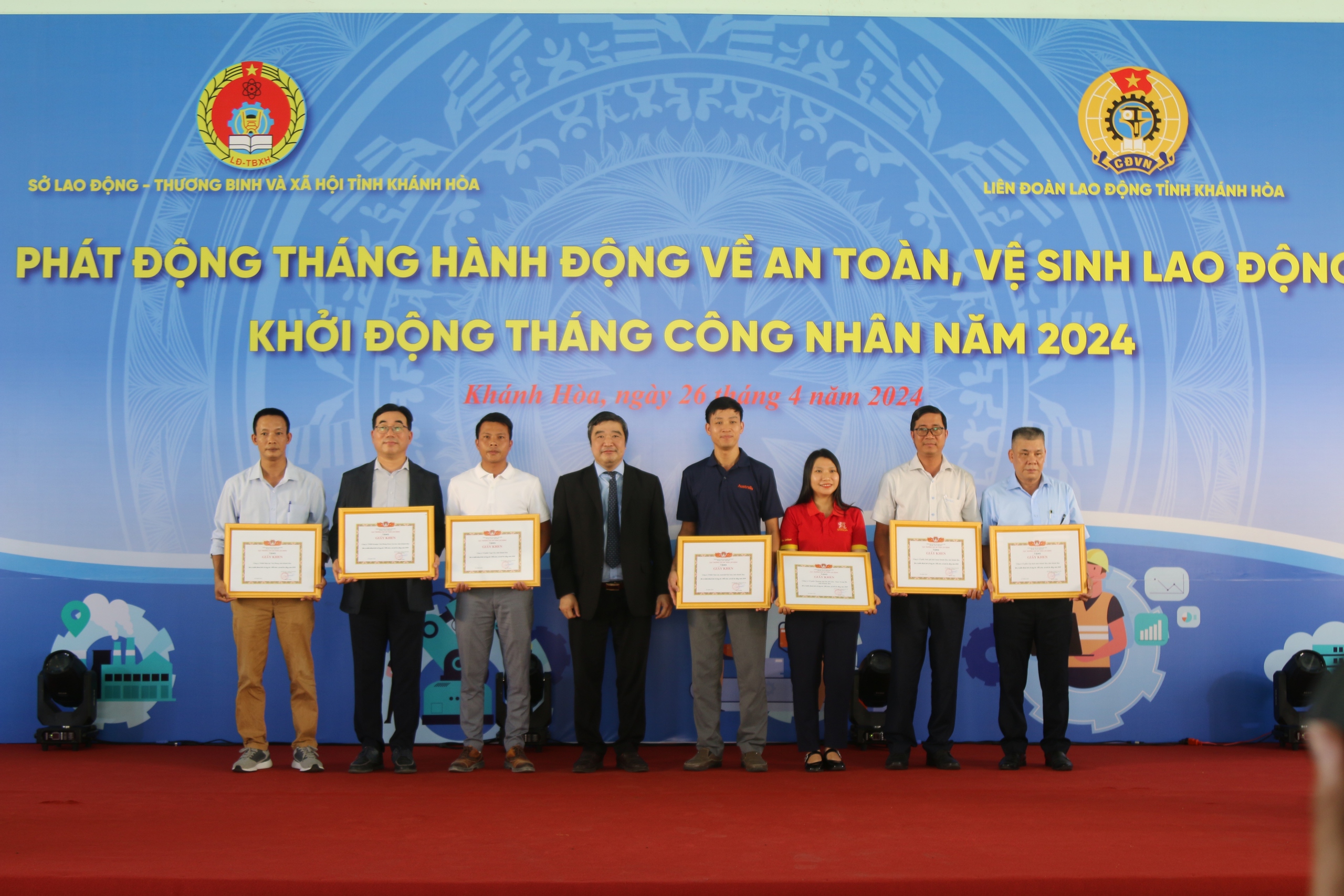 Kh&aacute;nh Ho&agrave; khởi động Th&aacute;ng C&ocirc;ng nh&acirc;n- Ảnh 4.