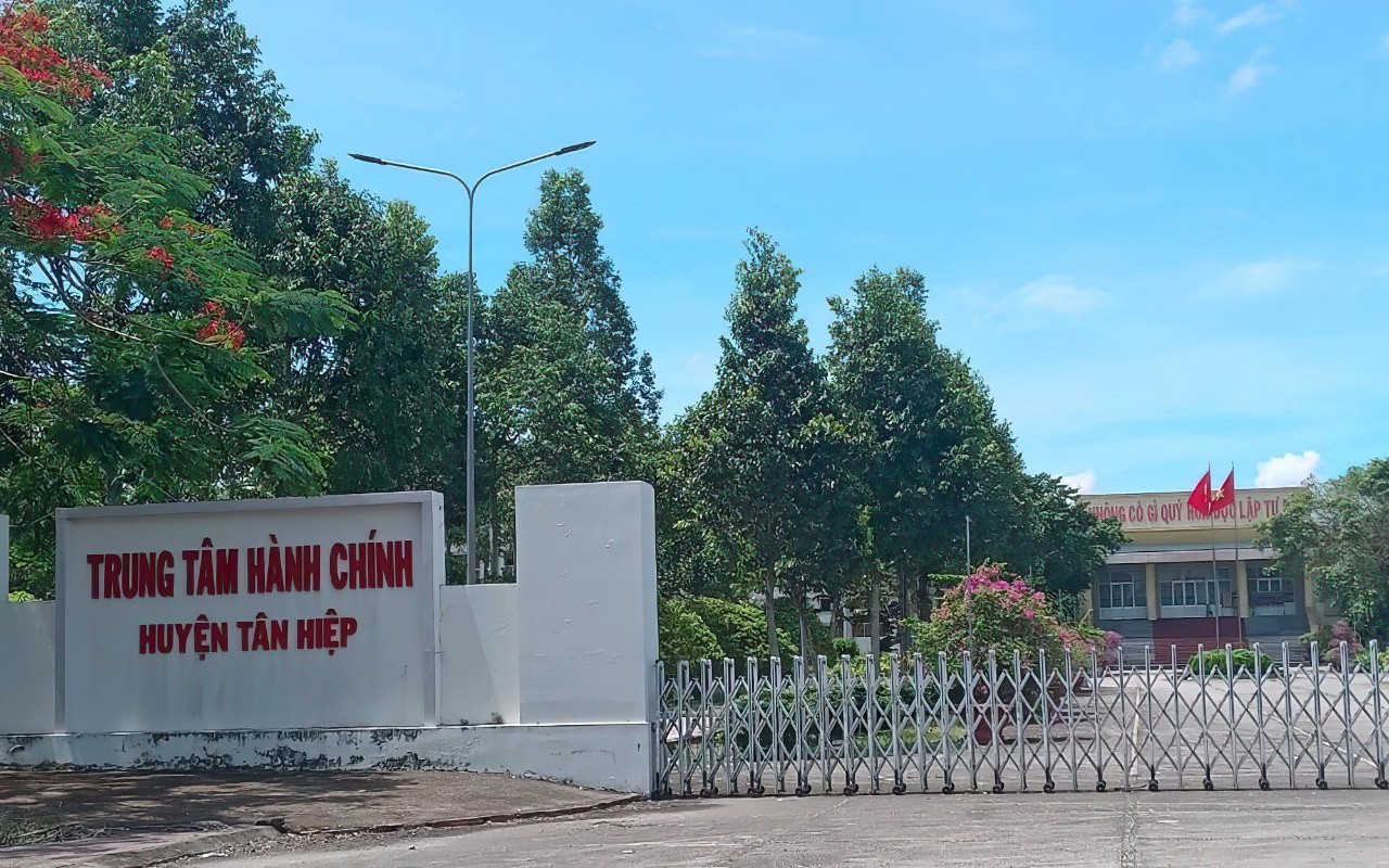 “Phù phép” nhiều giấy tờ đất giả, nguyên phó chủ tịch huyện ở Kiên Giang bị khởi tố