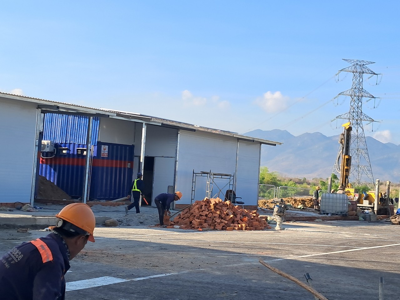 Hình ảnh cao tốc Cam Lâm - Vĩnh Hảo ngày đầu thông tuyến- Ảnh 4.