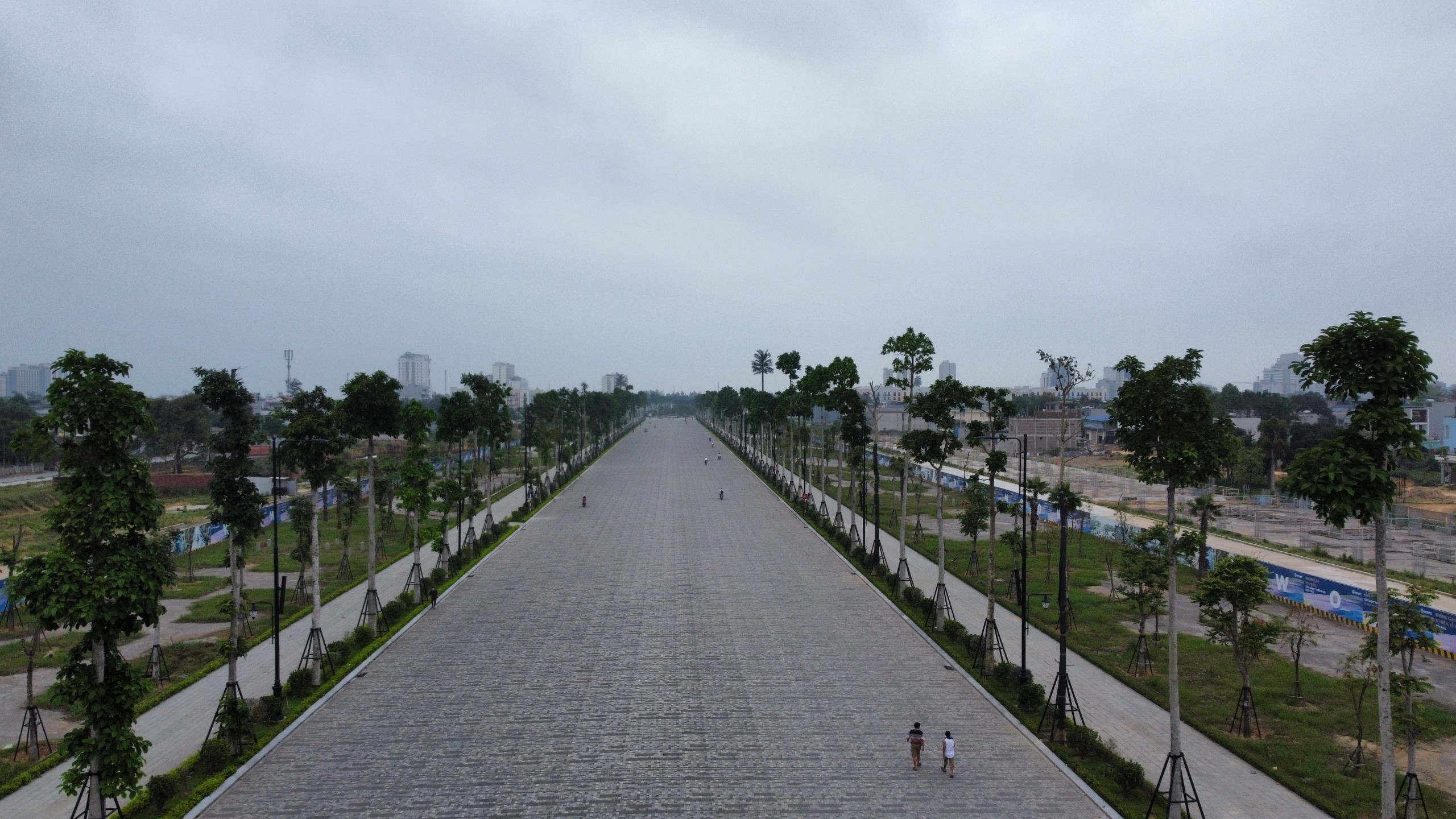Xuất hiện công viên nước "khổng lồ" ở biển Sầm Sơn- Ảnh 2.