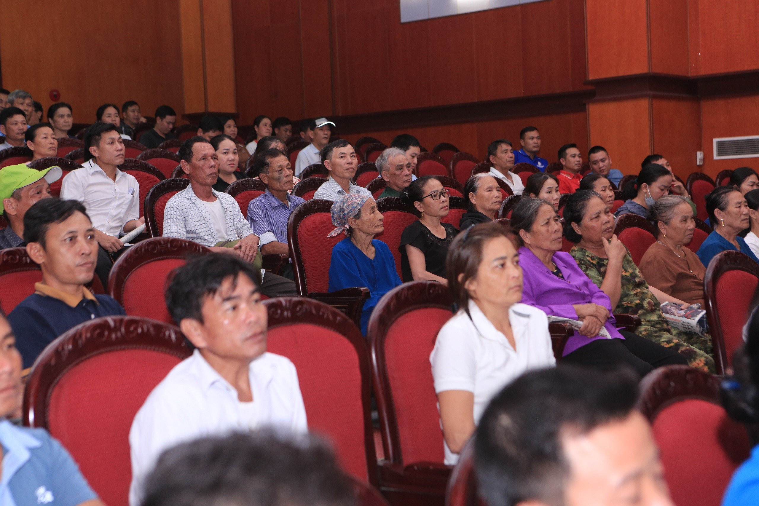 "Cùng ngư dân thắp sáng đèn trên biển" đến với ngư dân xứ Thanh- Ảnh 3.