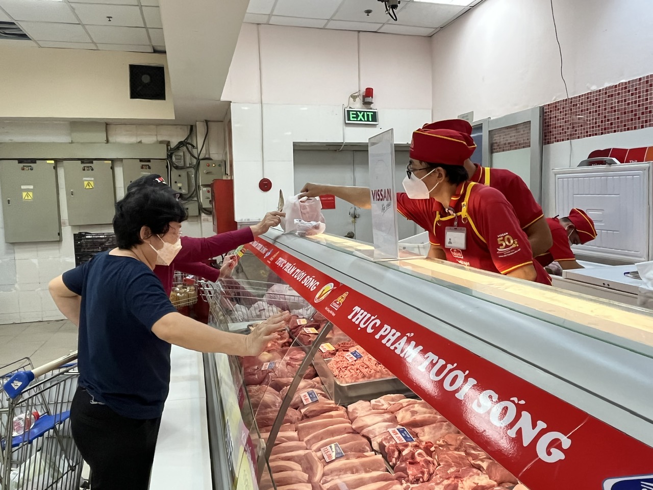 Thịt heo ế, doanh nghiệp t&iacute;nh đưa h&agrave;ng l&ecirc;n TikTokshop để h&uacute;t gen Z- Ảnh 1.