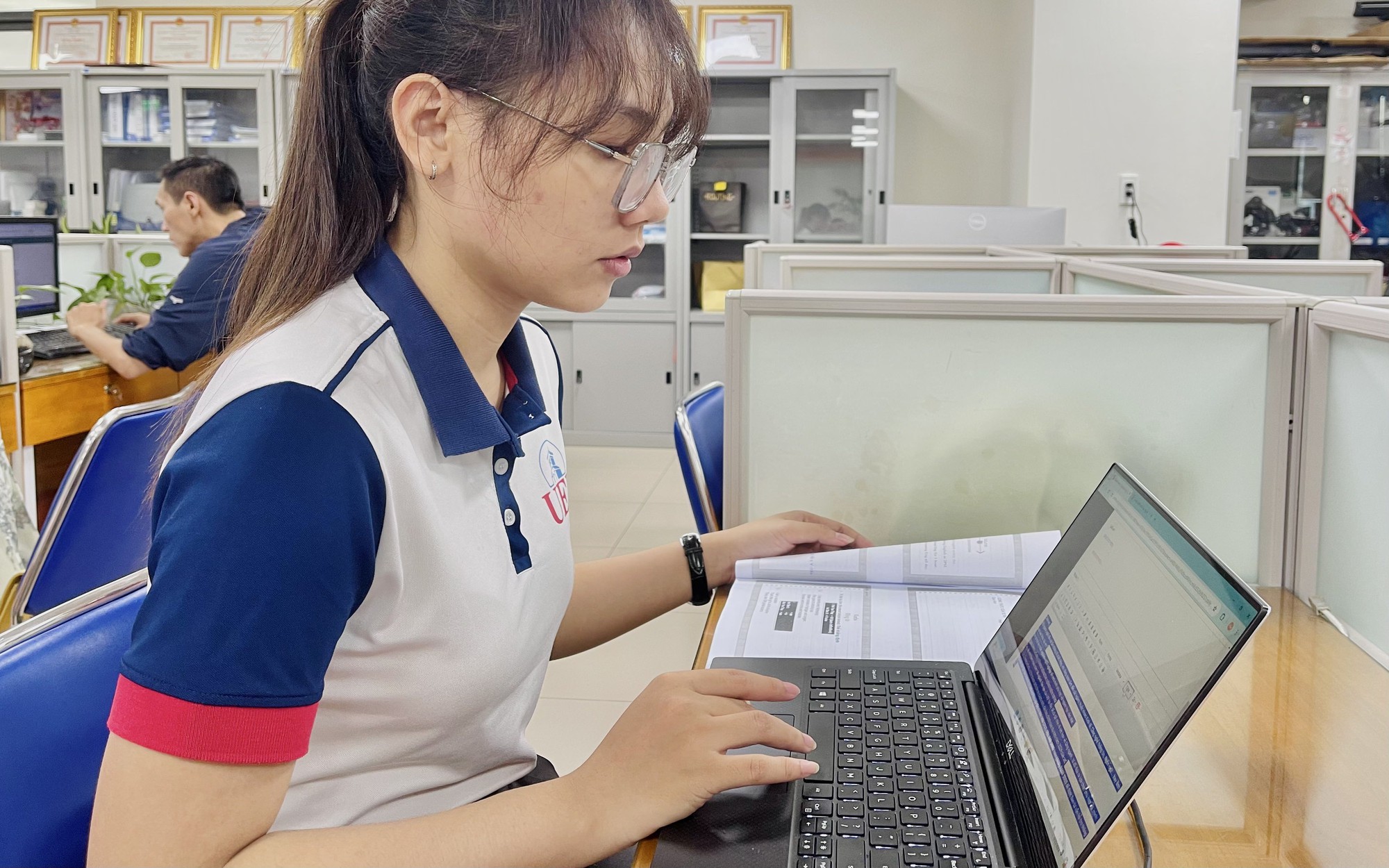 Vừa học vừa làm: Bài toán cân bằng