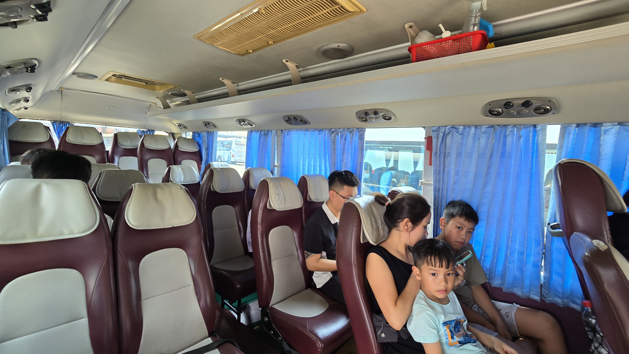 Khung cảnh lạ ở sân bay Tân Sơn Nhất trong ngày đầu nghỉ lễ 30-4, 1-5- Ảnh 13.