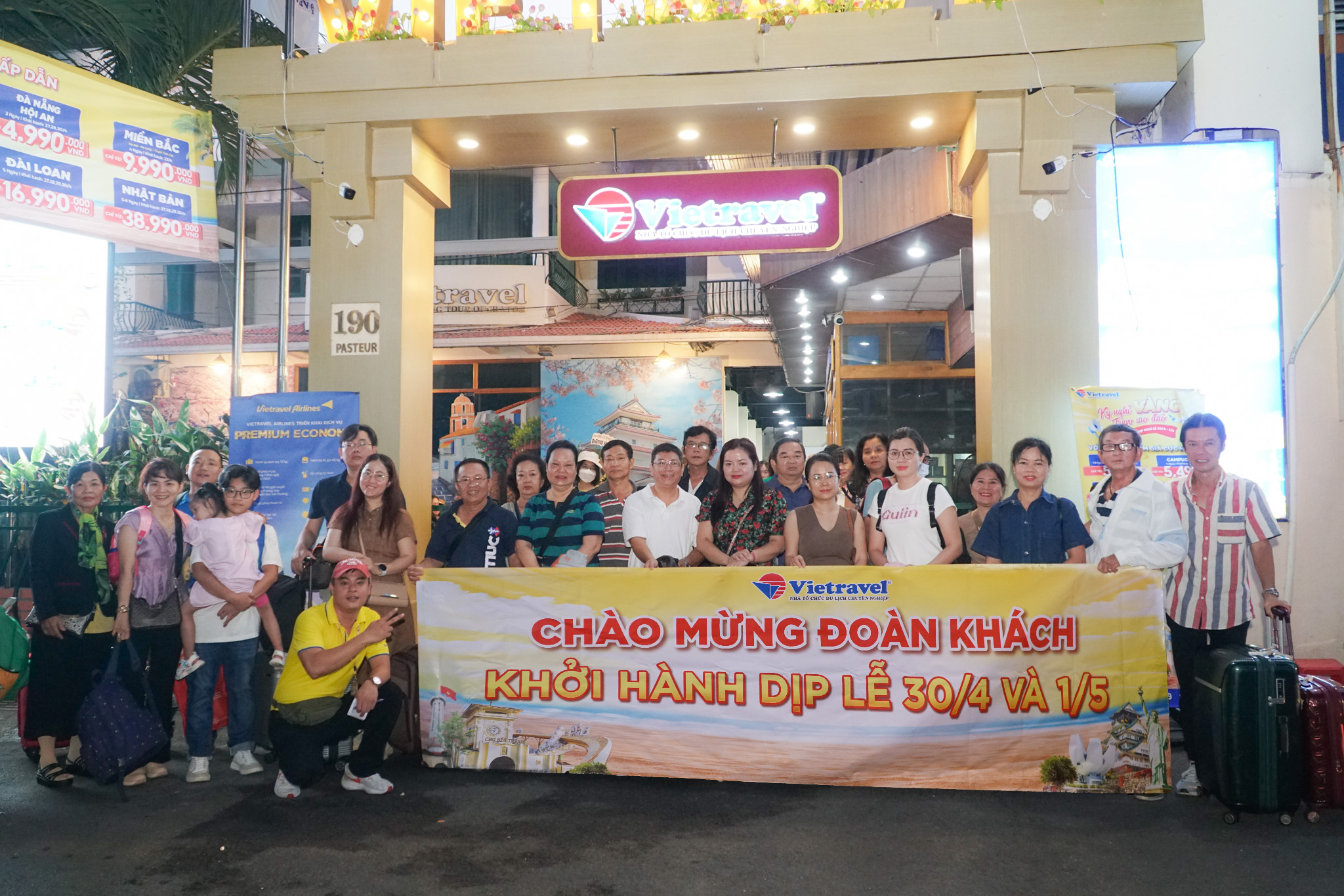 Khung cảnh lạ ở sân bay Tân Sơn Nhất trong ngày đầu nghỉ lễ 30-4, 1-5- Ảnh 3.